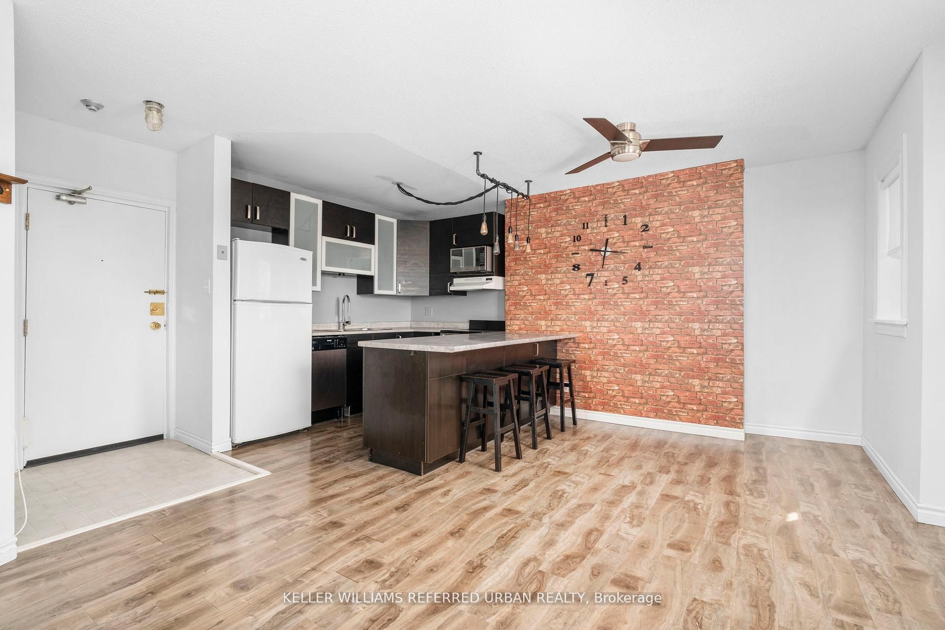 114 Vaughan Road 407, Toronto, ON M6C 2M1