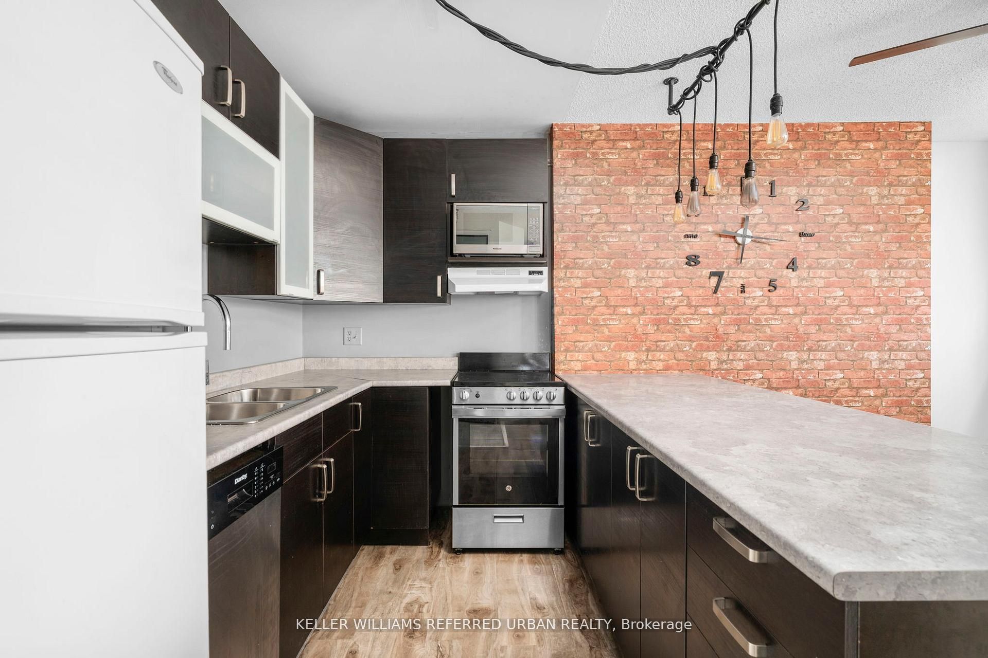 114 Vaughan Road 407, Toronto, ON M6C 2M1 photo 4