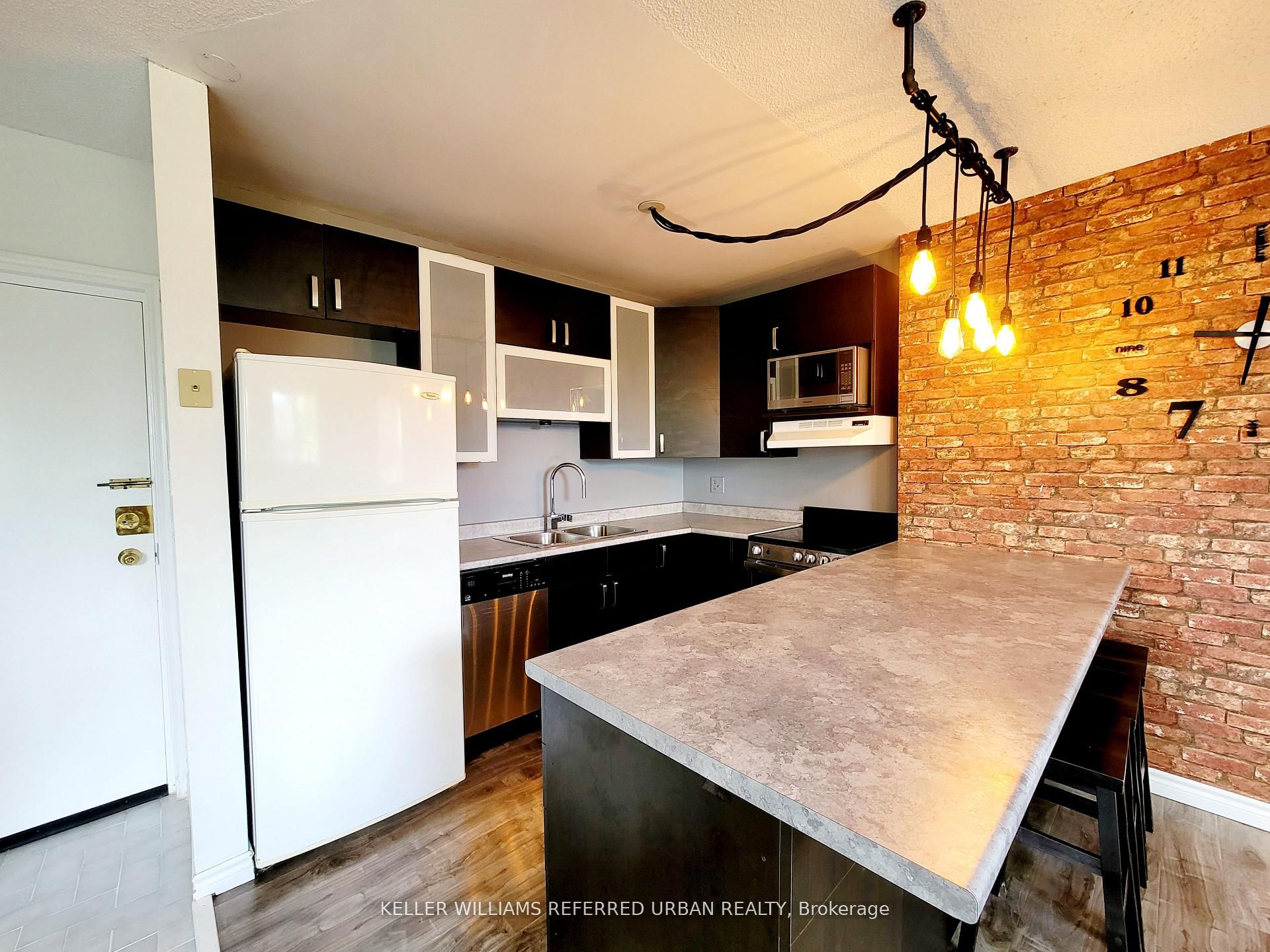 114 Vaughan Road 407, Toronto, ON M6C 2M1 photo 4