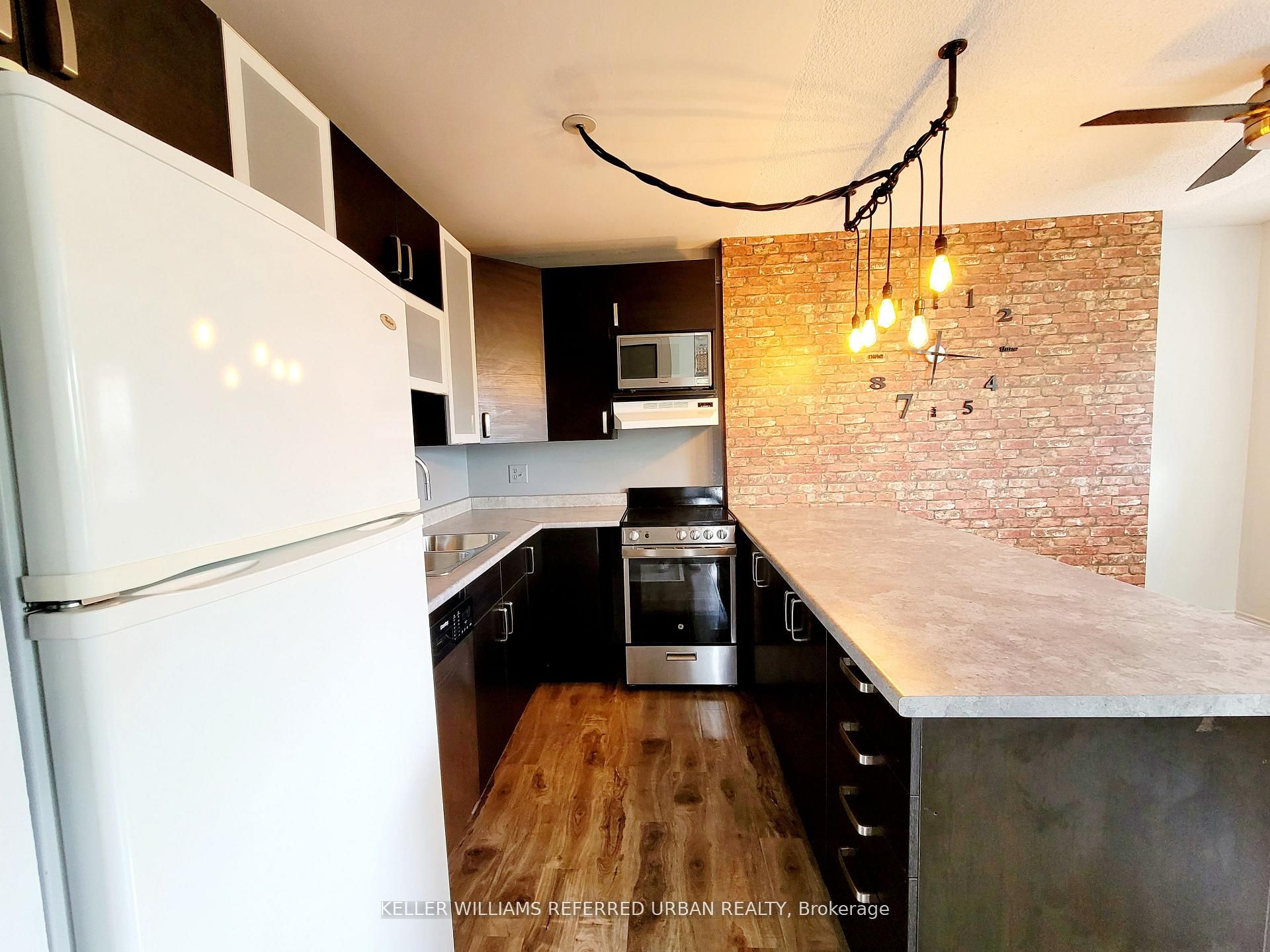 114 Vaughan Road 407, Toronto, ON M6C 2M1 photo 5