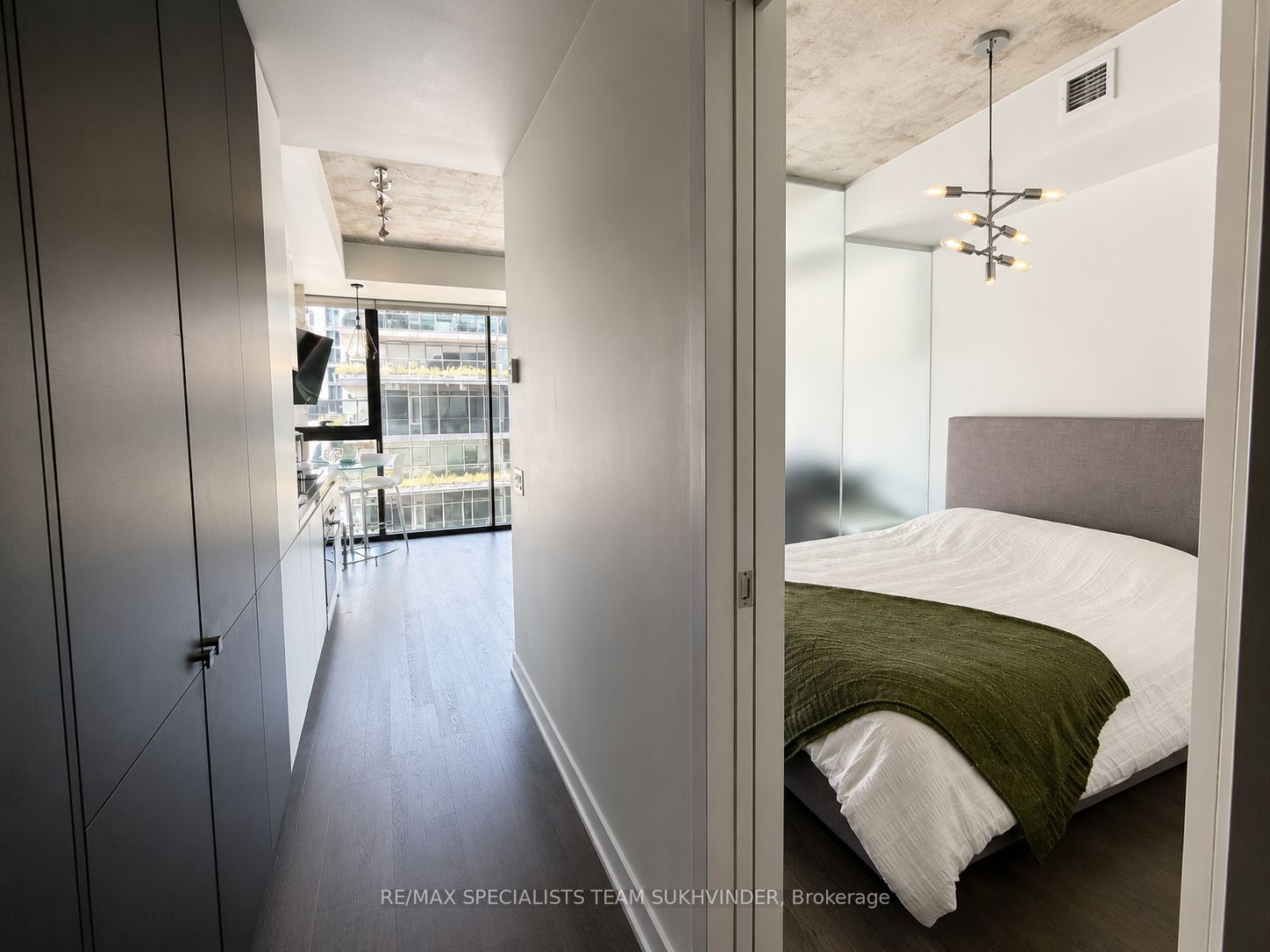 629 King Street W 719, Toronto, ON M5V 0G9 photo 4