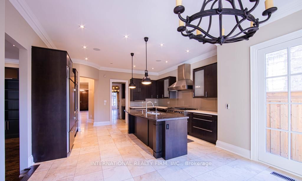 76 De Vere Gardens, Toronto, ON M5M 3E9 photo 4