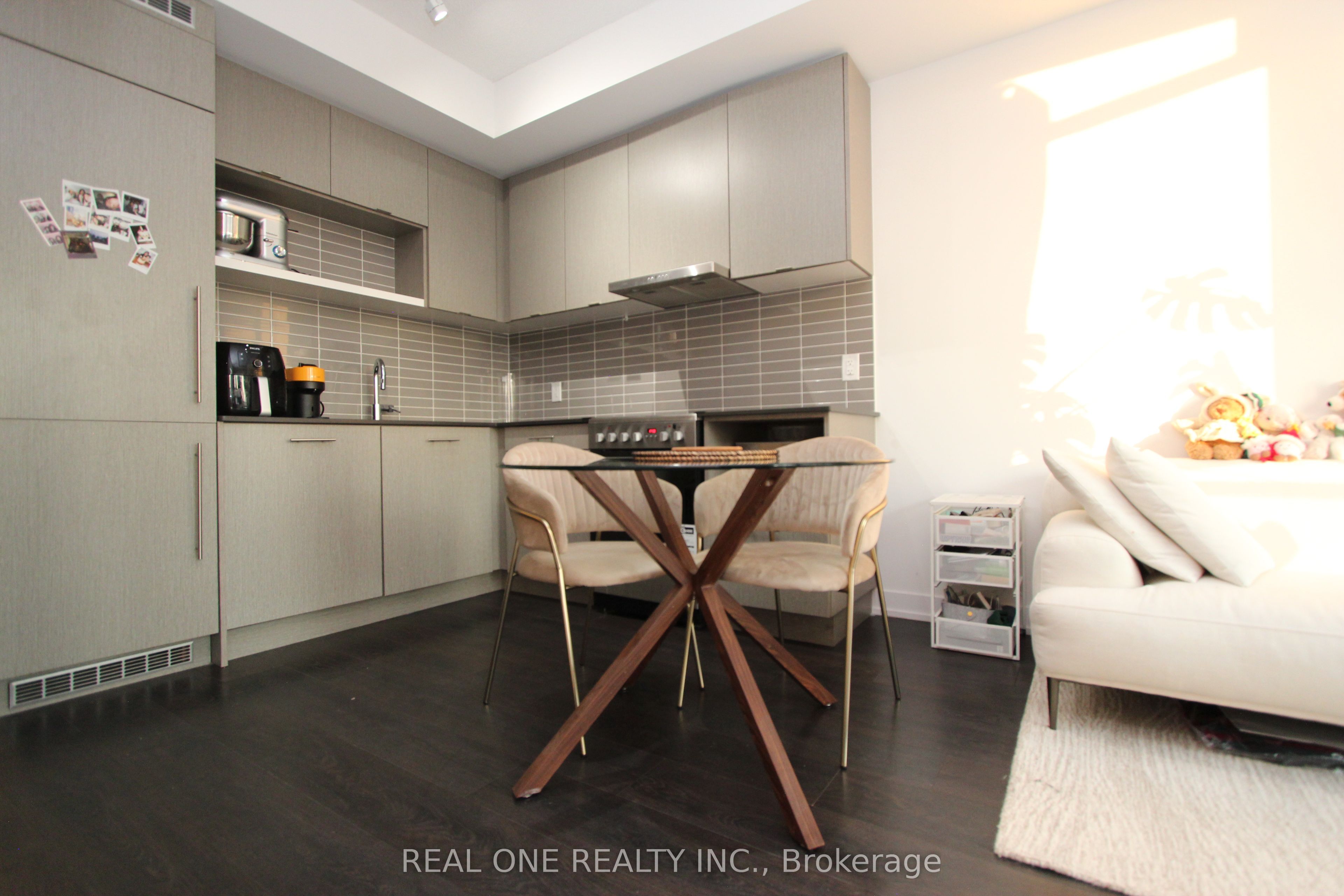 365 Church Street 2702, Toronto, ON M5B 0B5 photo 2