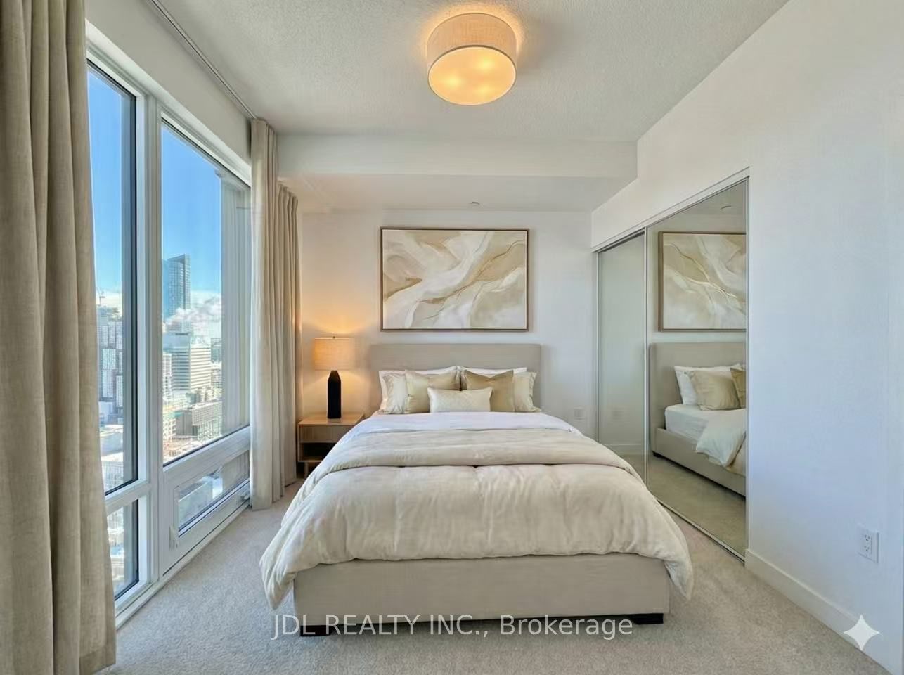 238 Simcoe Street 3709, Toronto, ON M5T 0E2 photo 4