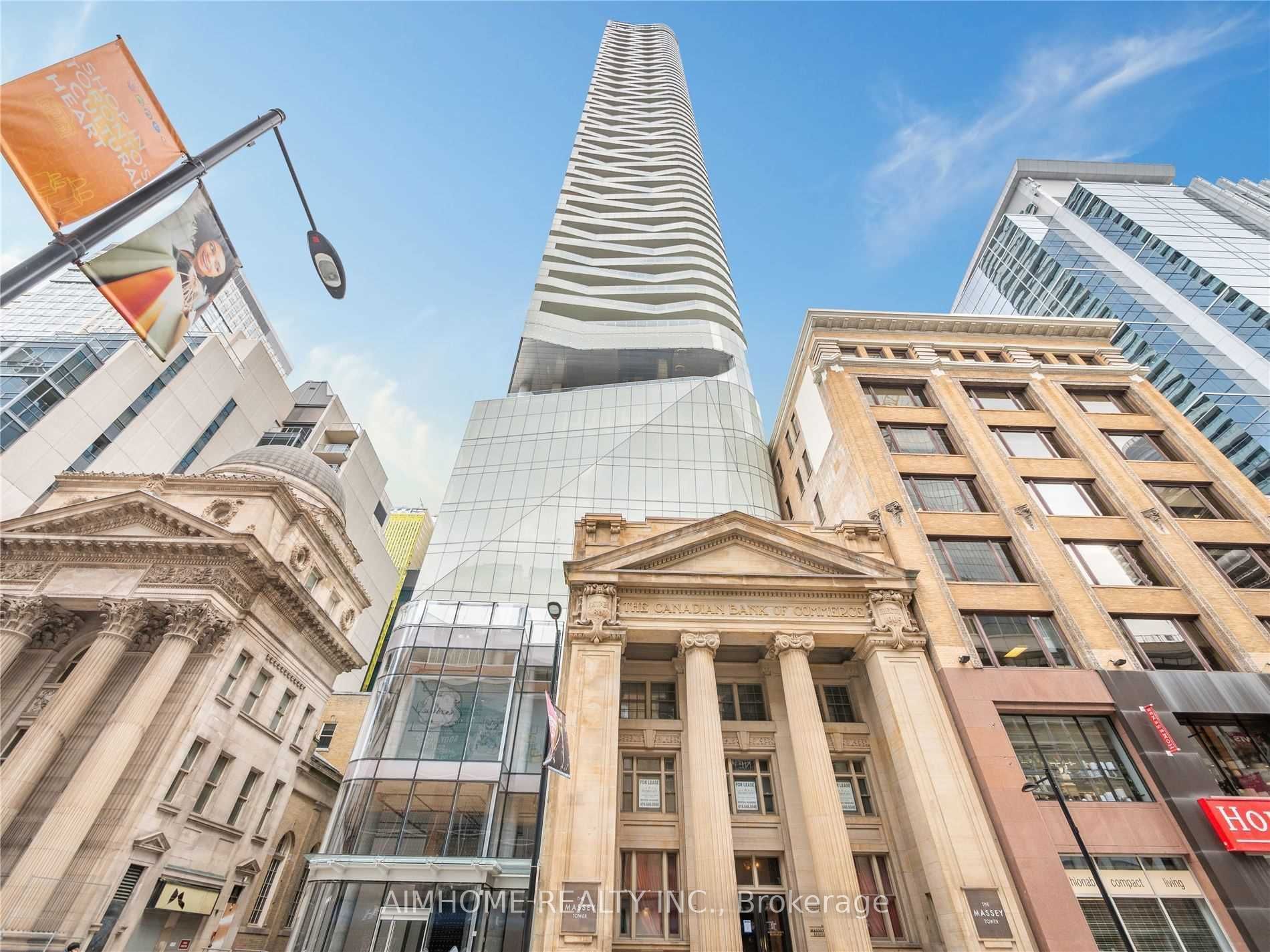 197 Yonge Street 3004, Toronto, ON M5B 0C1 photo 2