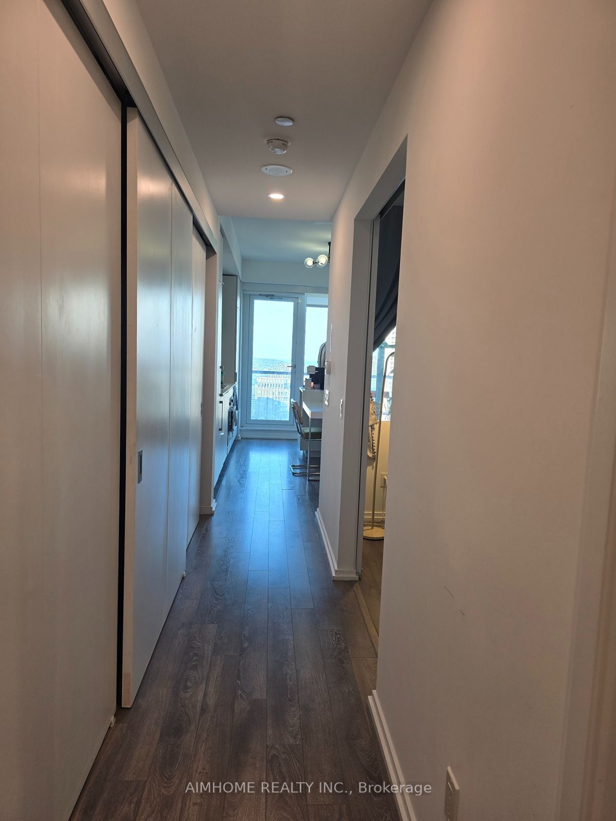 197 Yonge Street 3004, Toronto, ON M5B 0C1 photo 5
