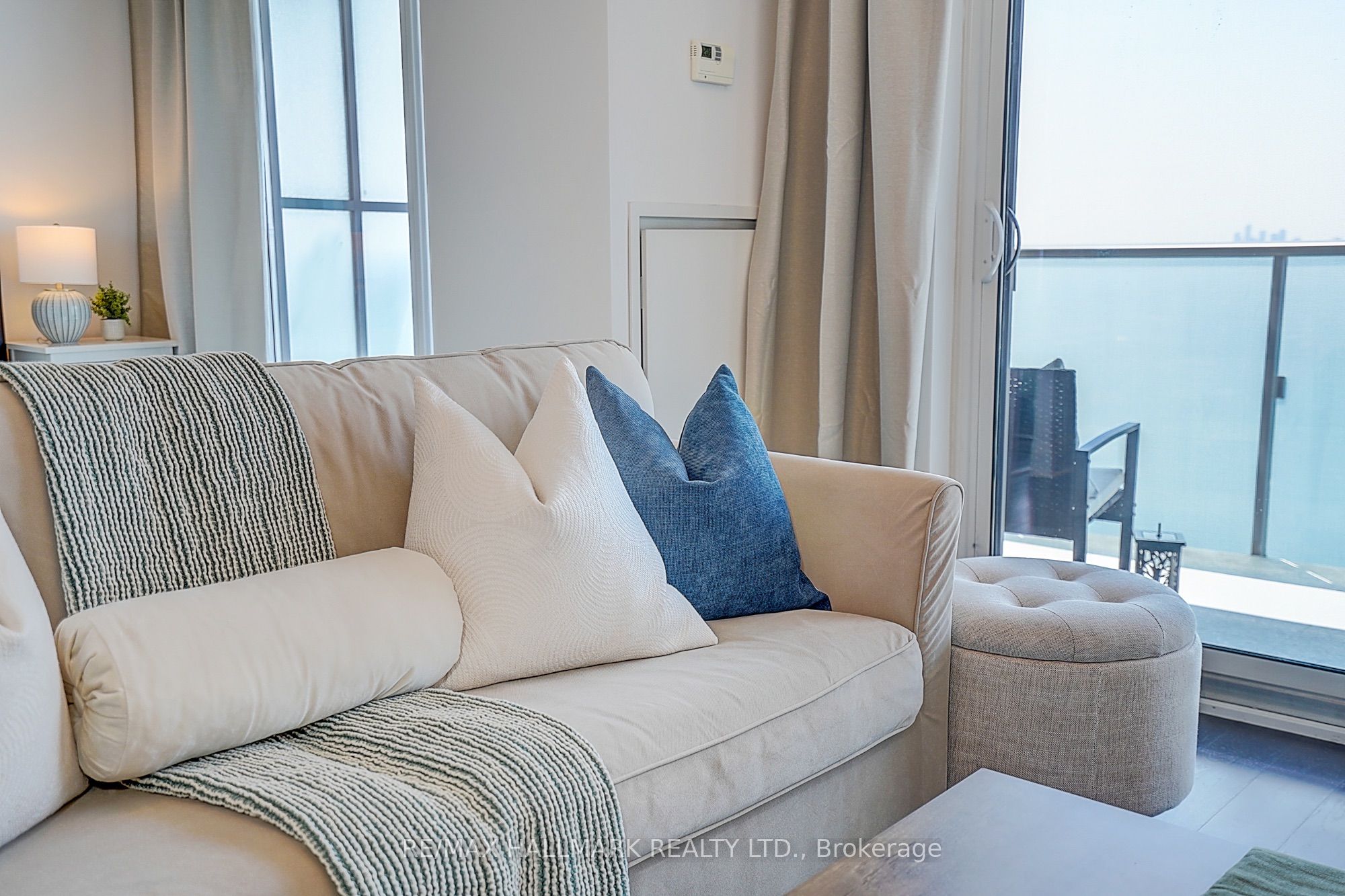 65 St Mary Street 2906, Toronto, ON M5S 0A6 photo 2