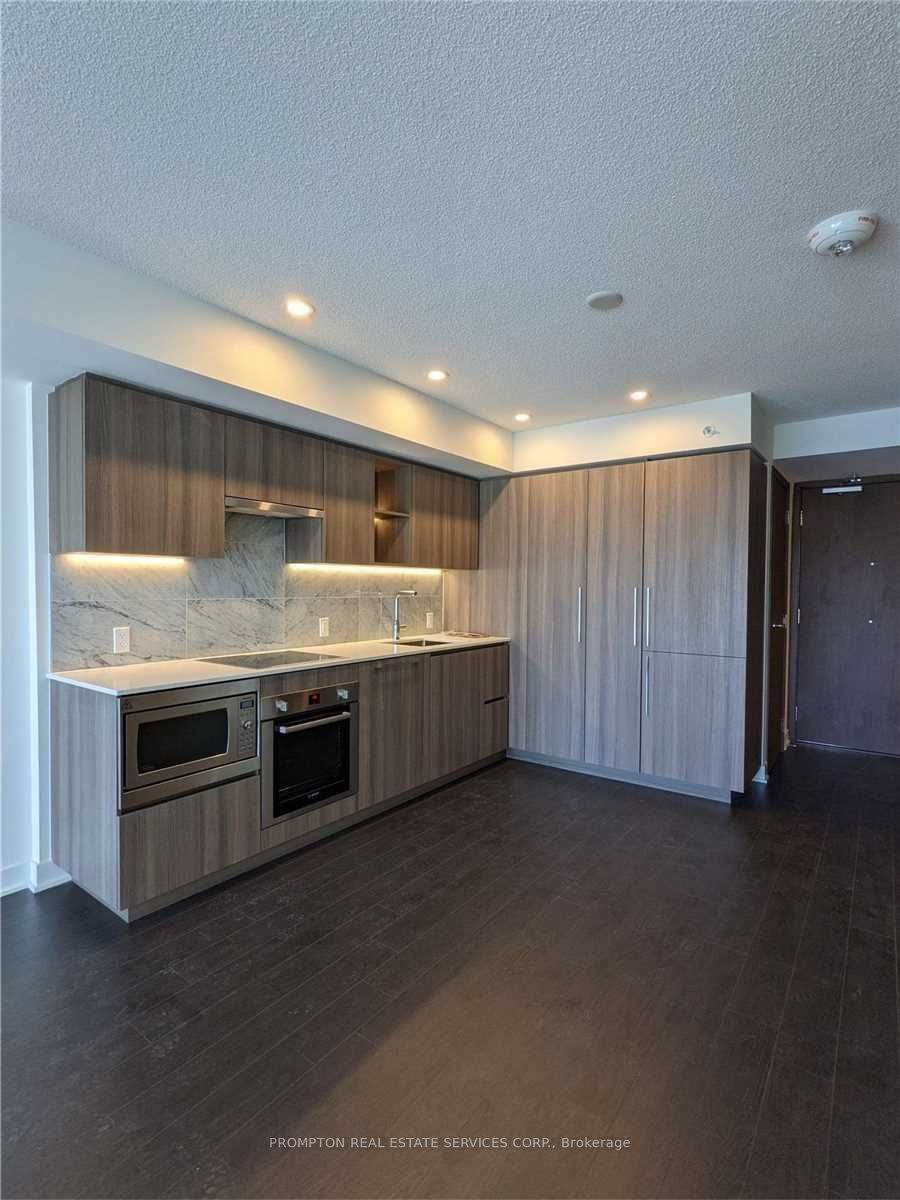 19 Bathurst Street 4107, Toronto, ON M5V 0N2 photo 2