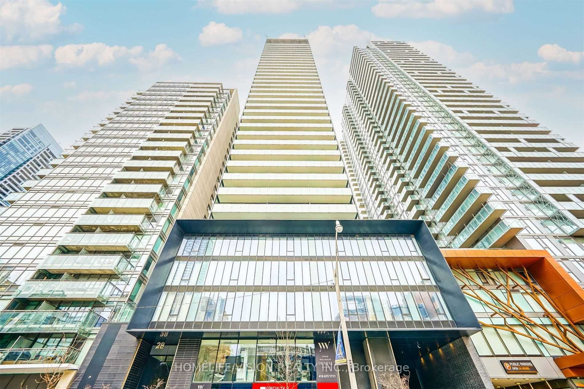28 Wellesley Street E 301, Toronto, ON M4Y 0C4