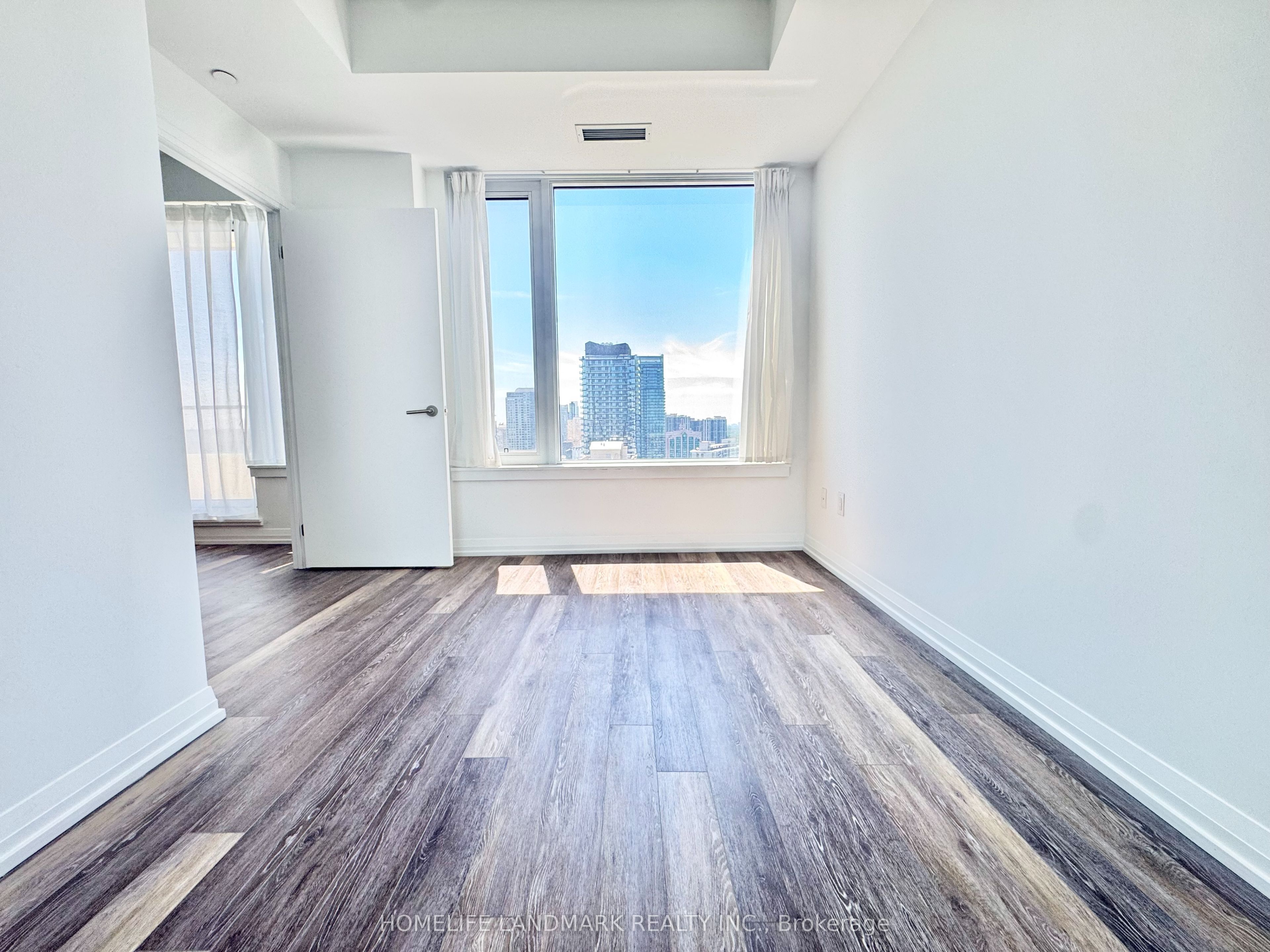 75 Canterbury Place 2506, Toronto, ON M2N 0L2 photo 3