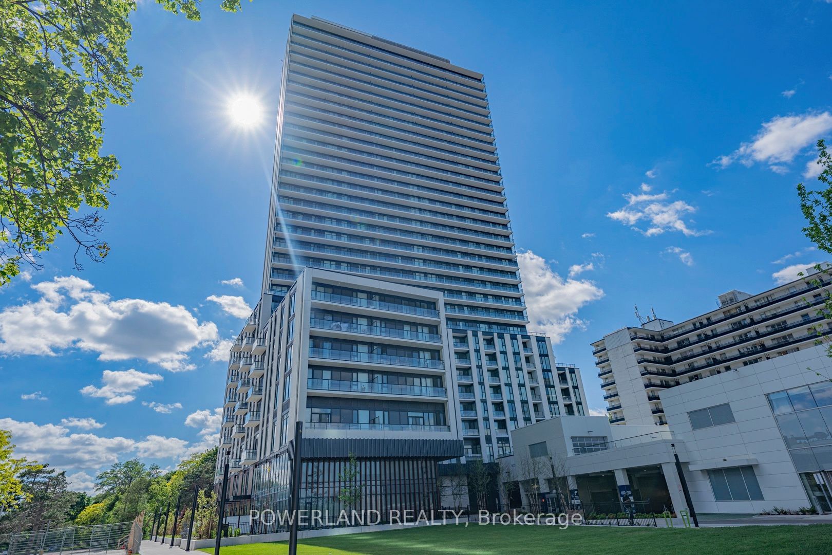 5858 Yonge Street 2423, Toronto, ON M2M 0C6