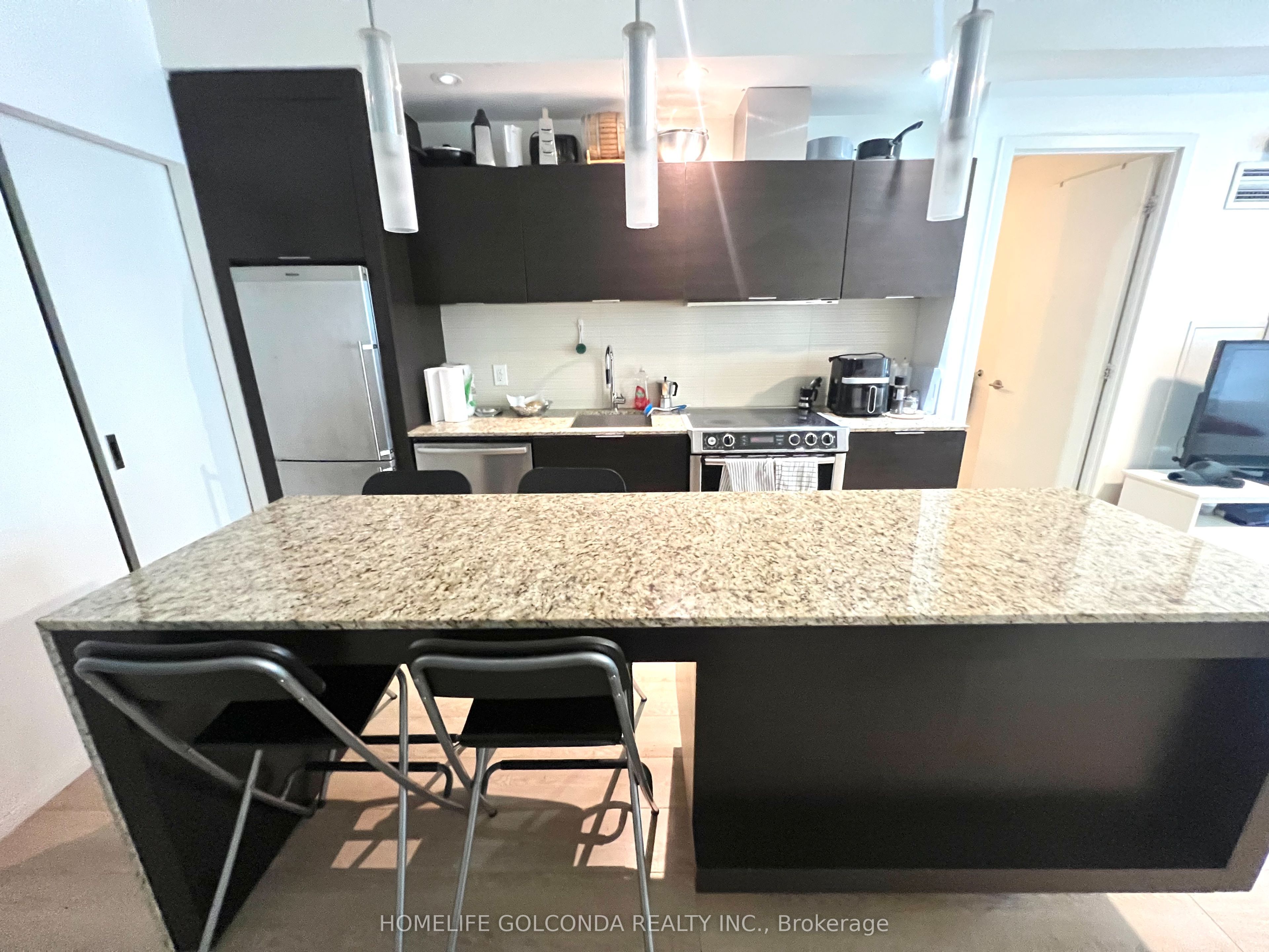 8 Charlotte Street 511, Toronto, ON M5V 0K4 photo 3