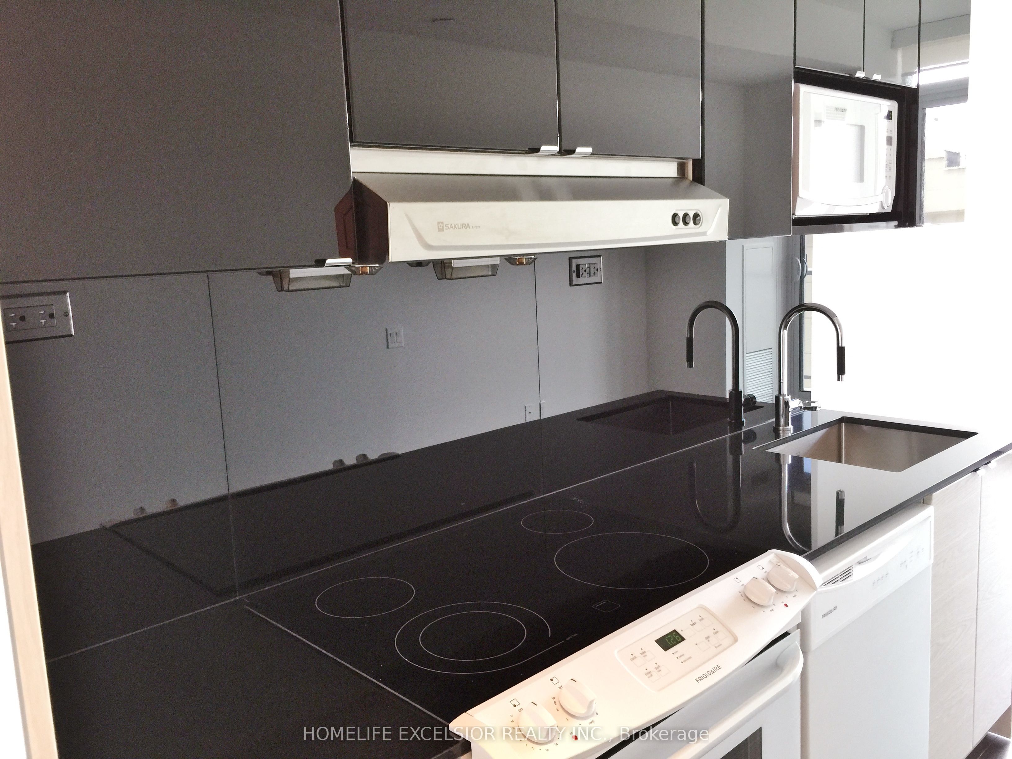 72 Esther Shiner Boulevard 216, Toronto, ON M2K 0C4
