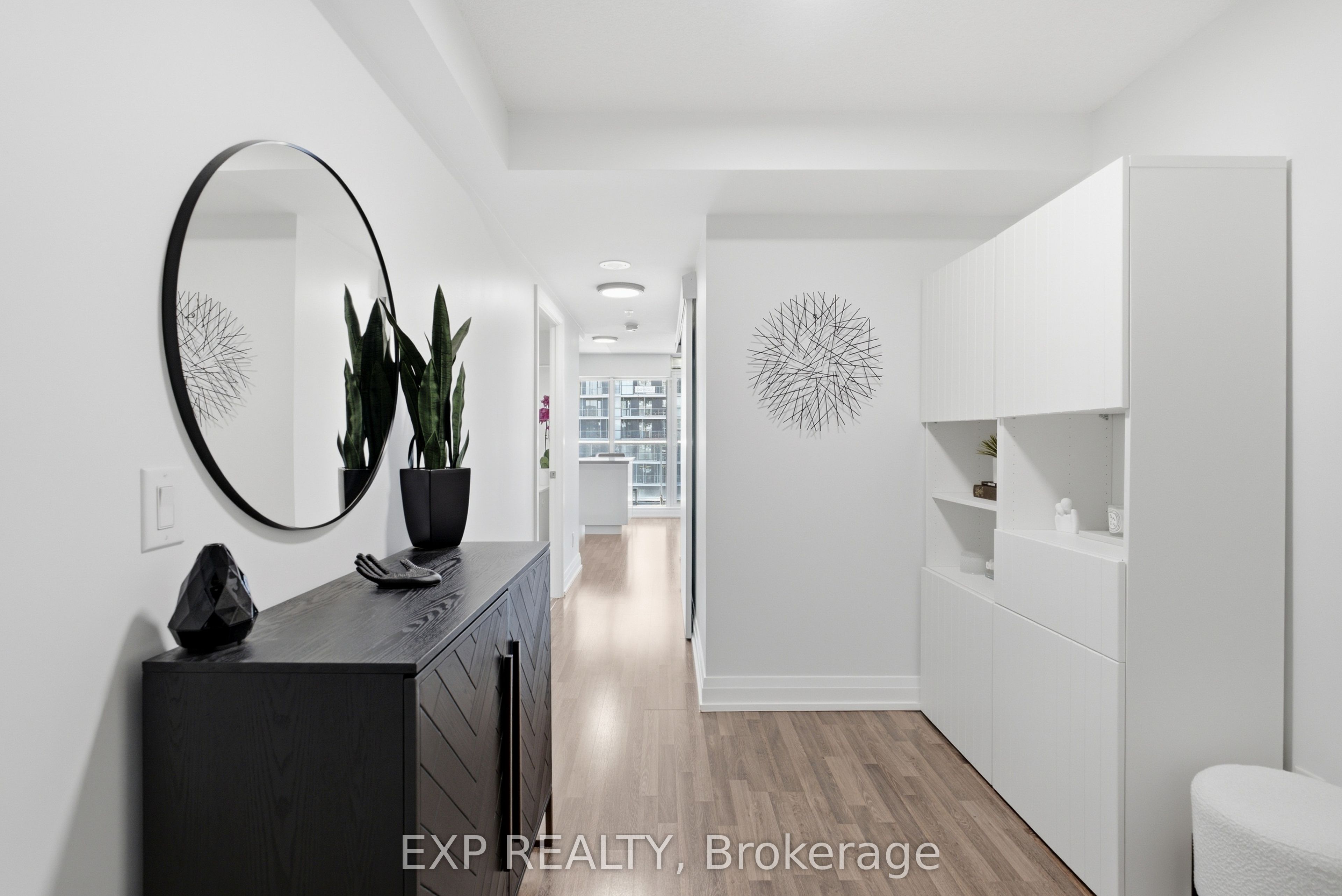 555 Wilson Avenue 1108, Toronto, ON M3H 5Y6 photo 2