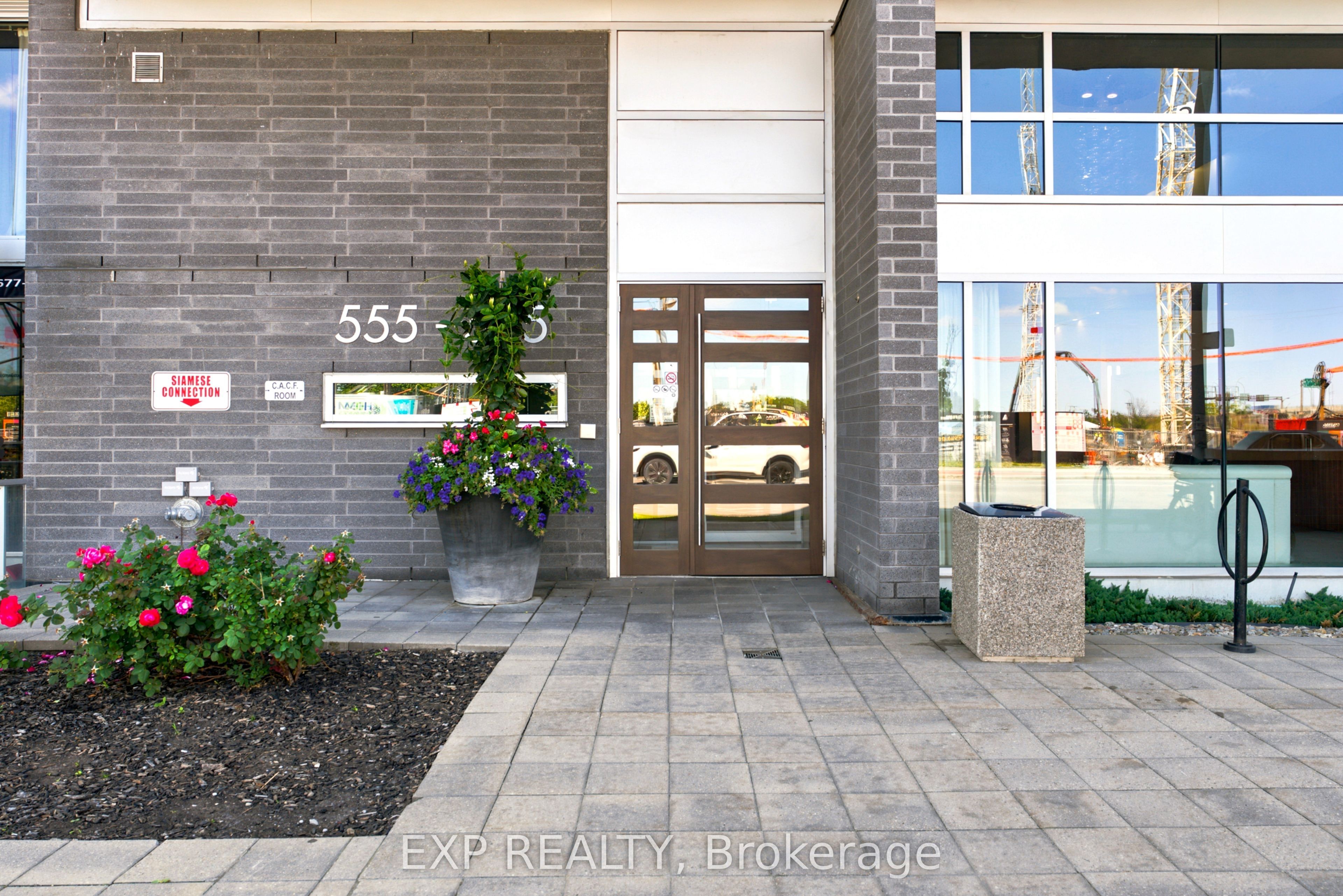555 Wilson Avenue 1108, Toronto, ON M3H 5Y6 photo 4