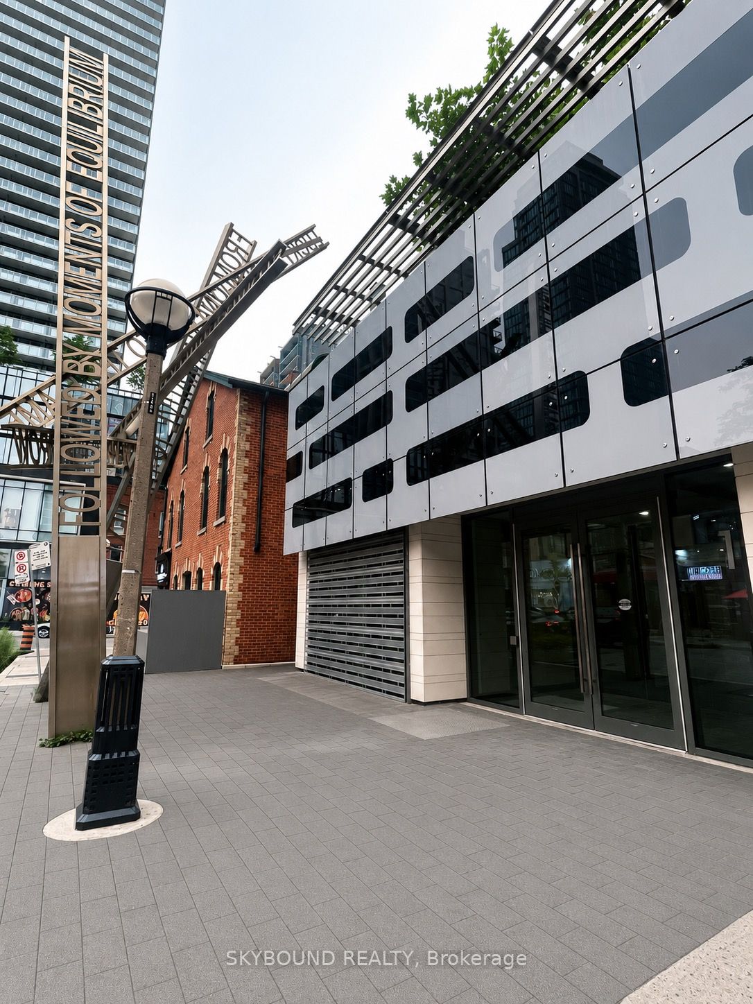 5 St. Joseph Street E 223, Toronto, ON M4Y 0B6 photo 2