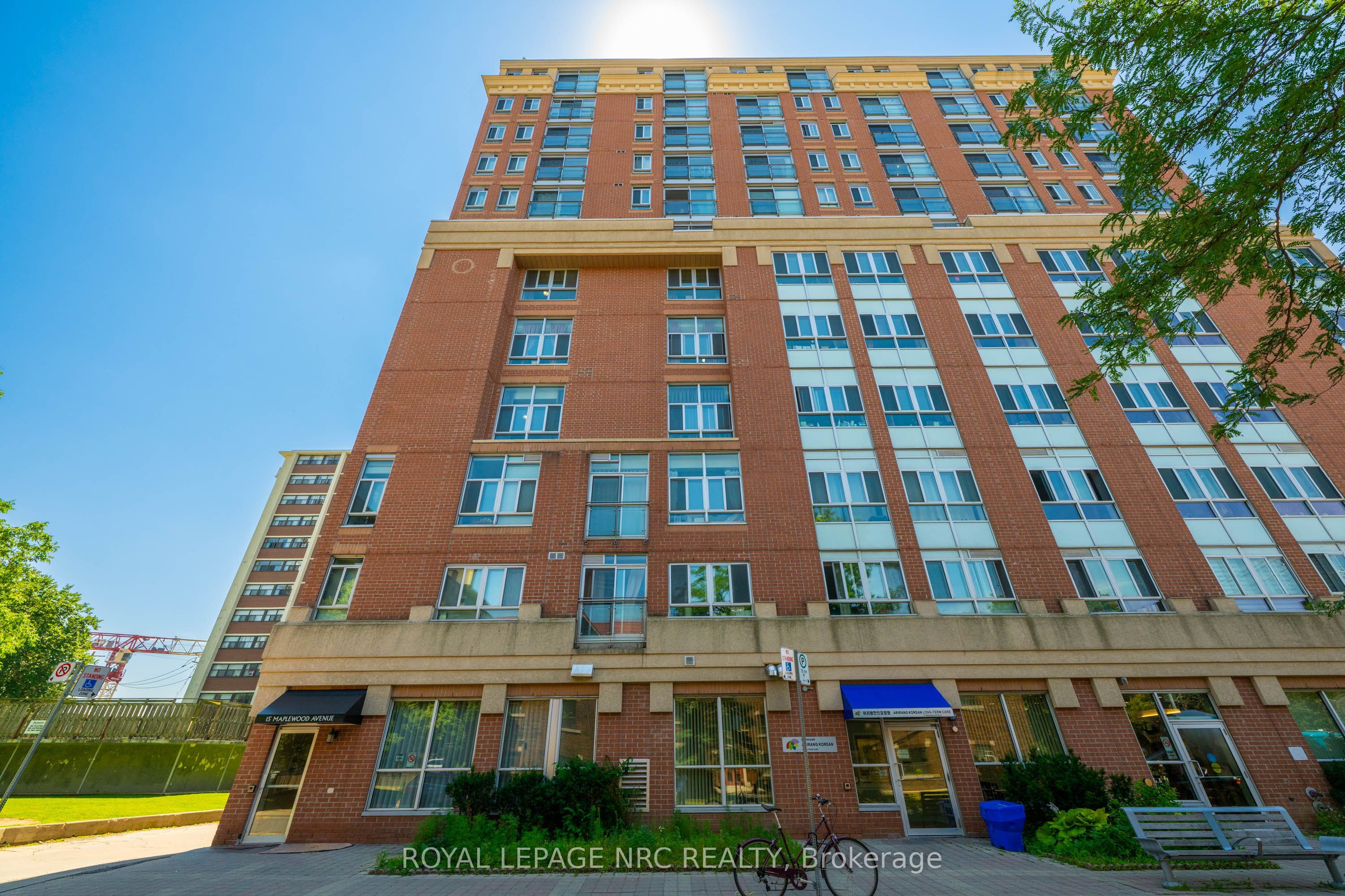15 Maplewood Avenue PH 6, Toronto, ON M6C 4B4 photo 2