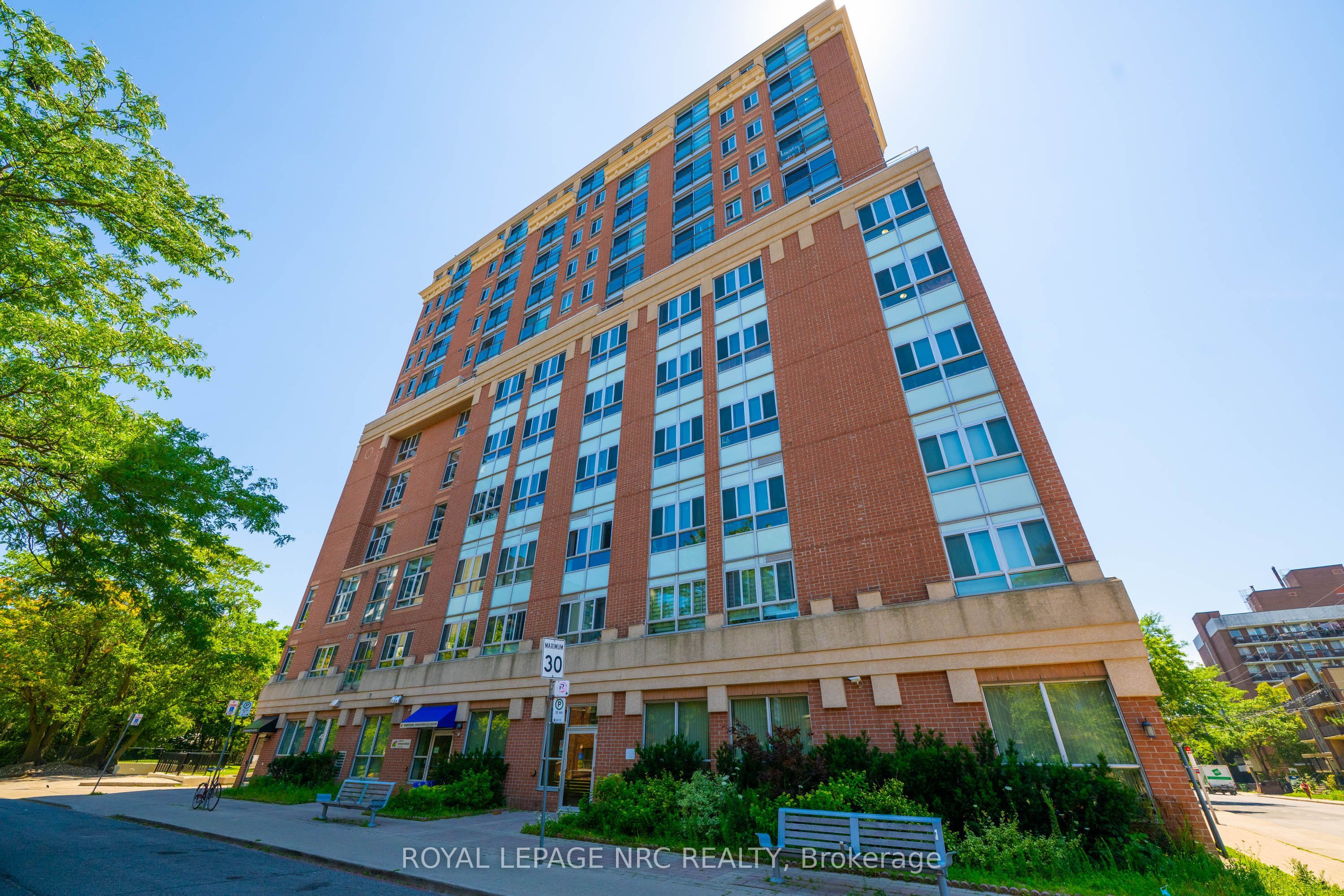 15 Maplewood Avenue PH 6, Toronto, ON M6C 4B4 photo 3
