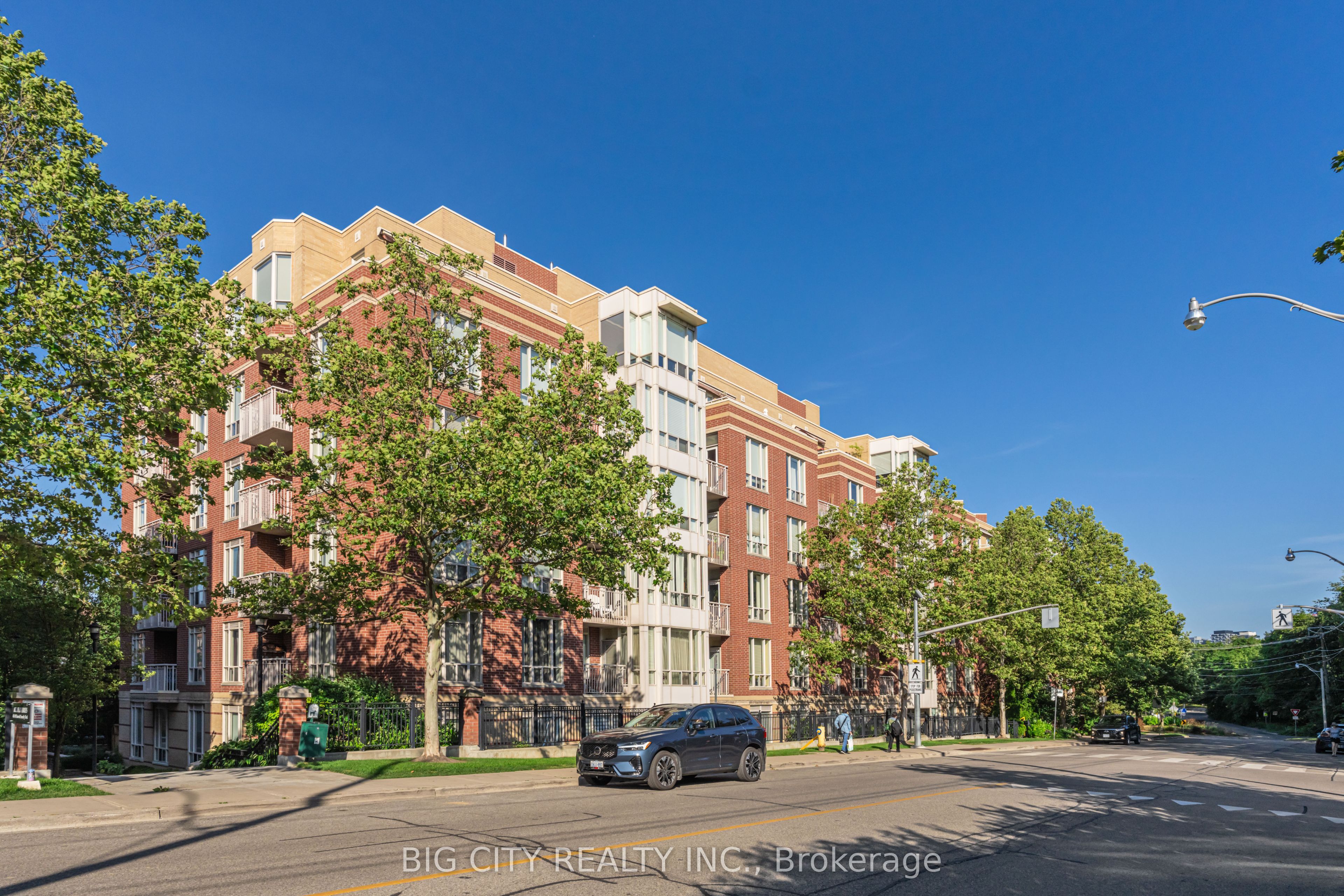 455 Rosewell Avenue 412, Toronto, ON M4R 2H9