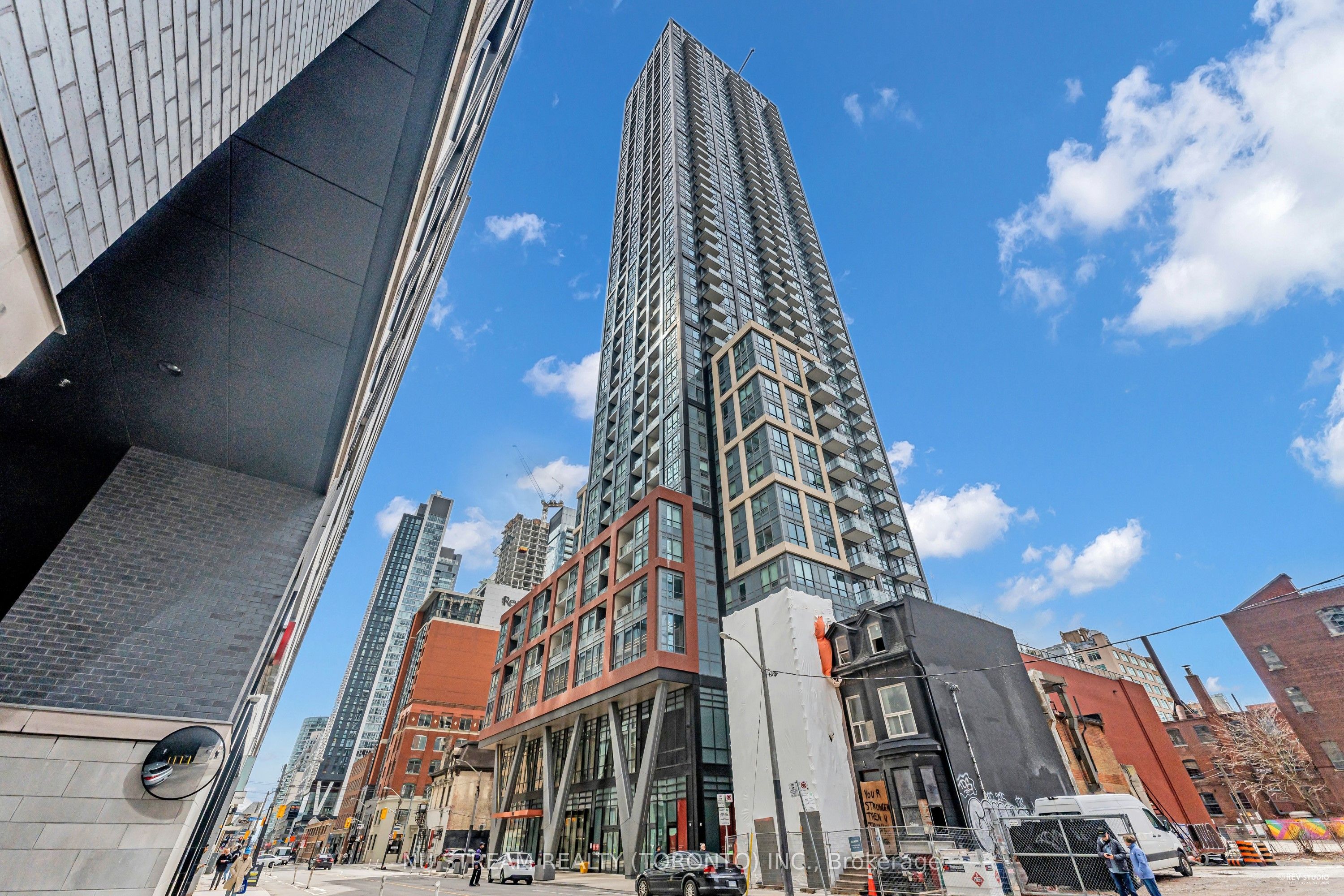 108 Peter Street 2206, Toronto, ON M5V 2G7 photo 5