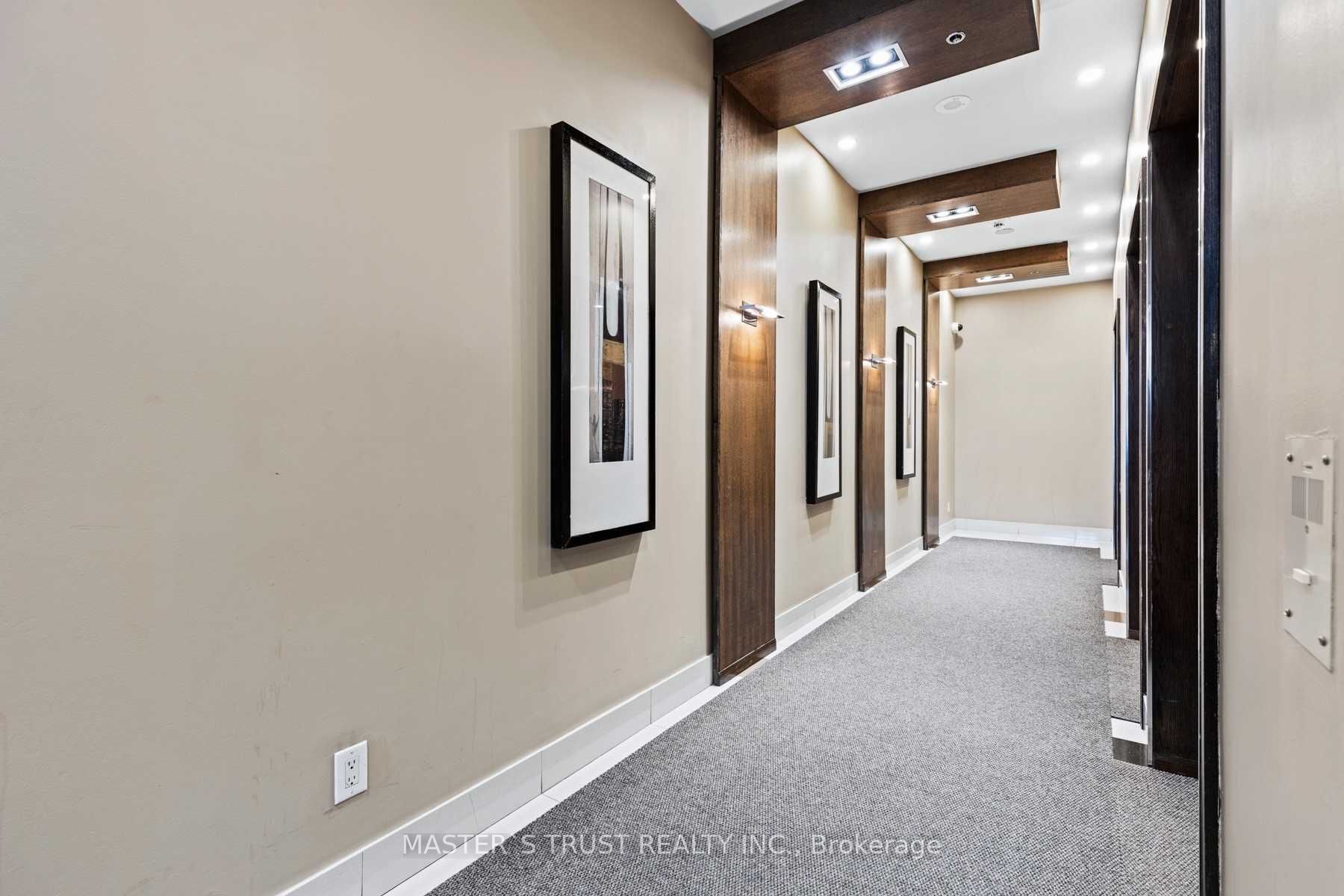 18 Harbour Street 3211, Toronto, ON M5J 2Z6 photo 4