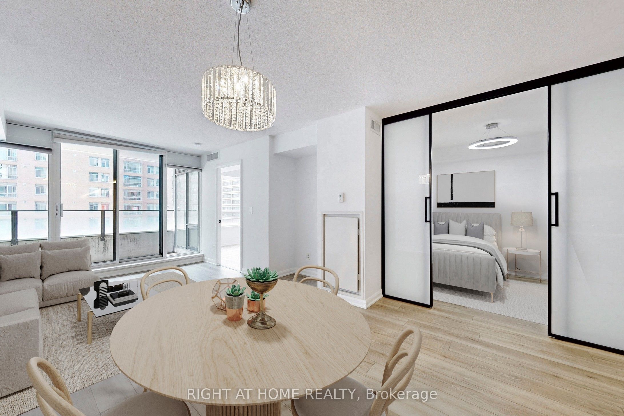 111 Elizabeth Street 818, Toronto, ON M5G 1P7