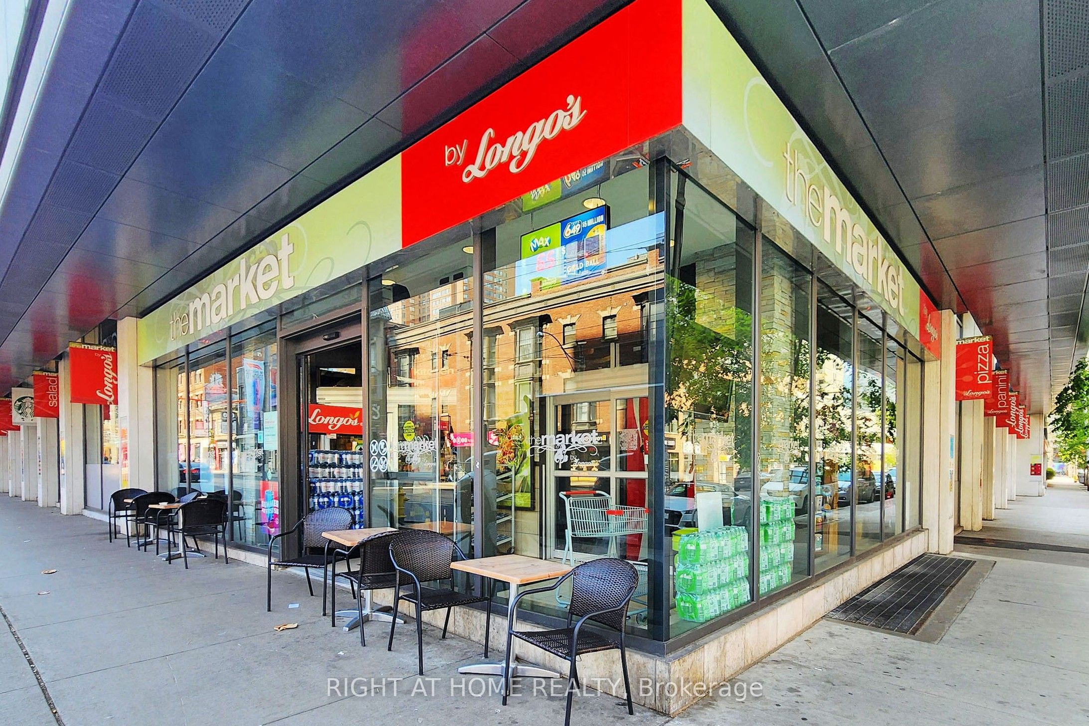 111 Elizabeth Street 818, Toronto, ON M5G 1P7 photo 5