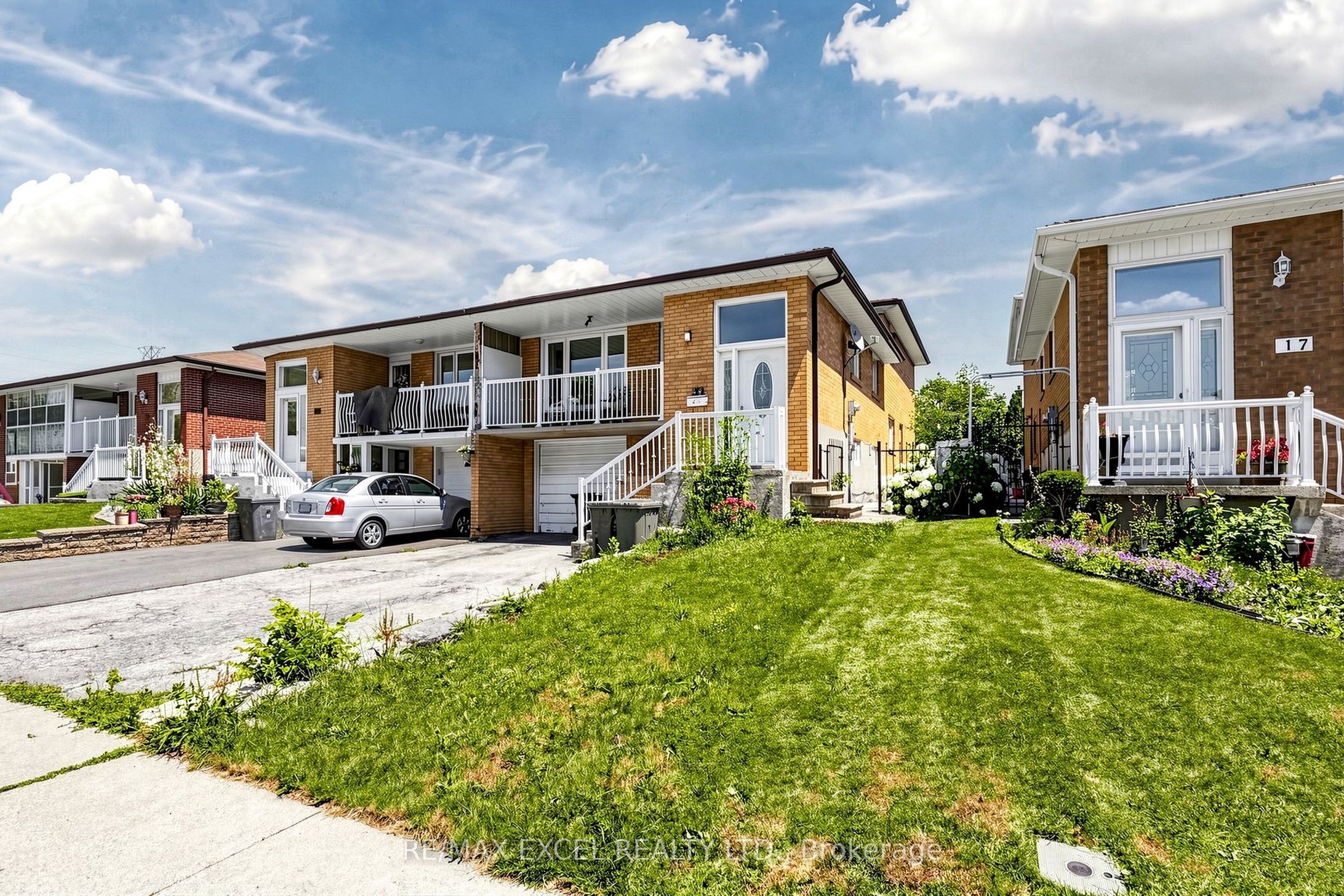 216 Shawnee Circle, Toronto, ON M2H 2Y4 photo 2