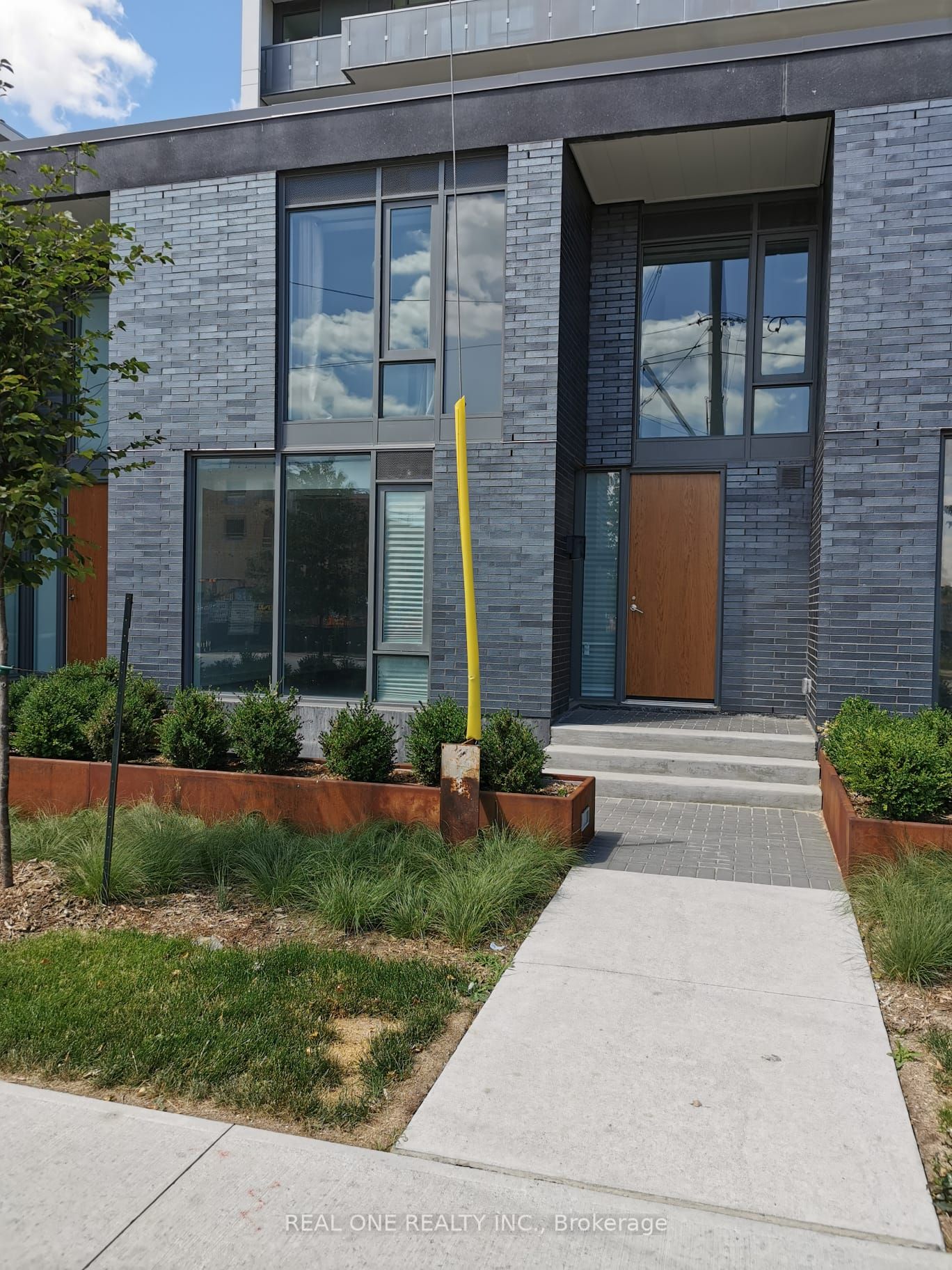 110 Varna Drive TH5, Toronto, ON M6A 0C8 photo 3