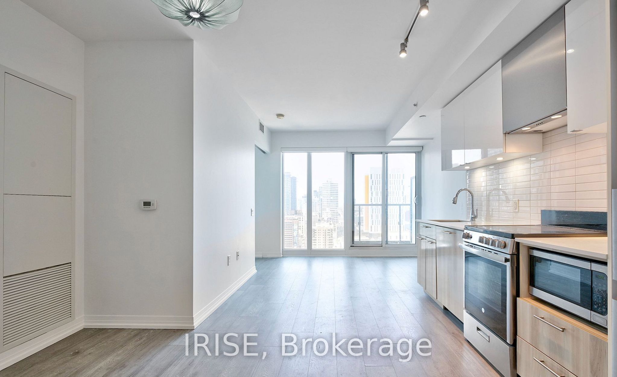 251 Jarvis Street 2508, Toronto, ON M5B 0C3 photo 3