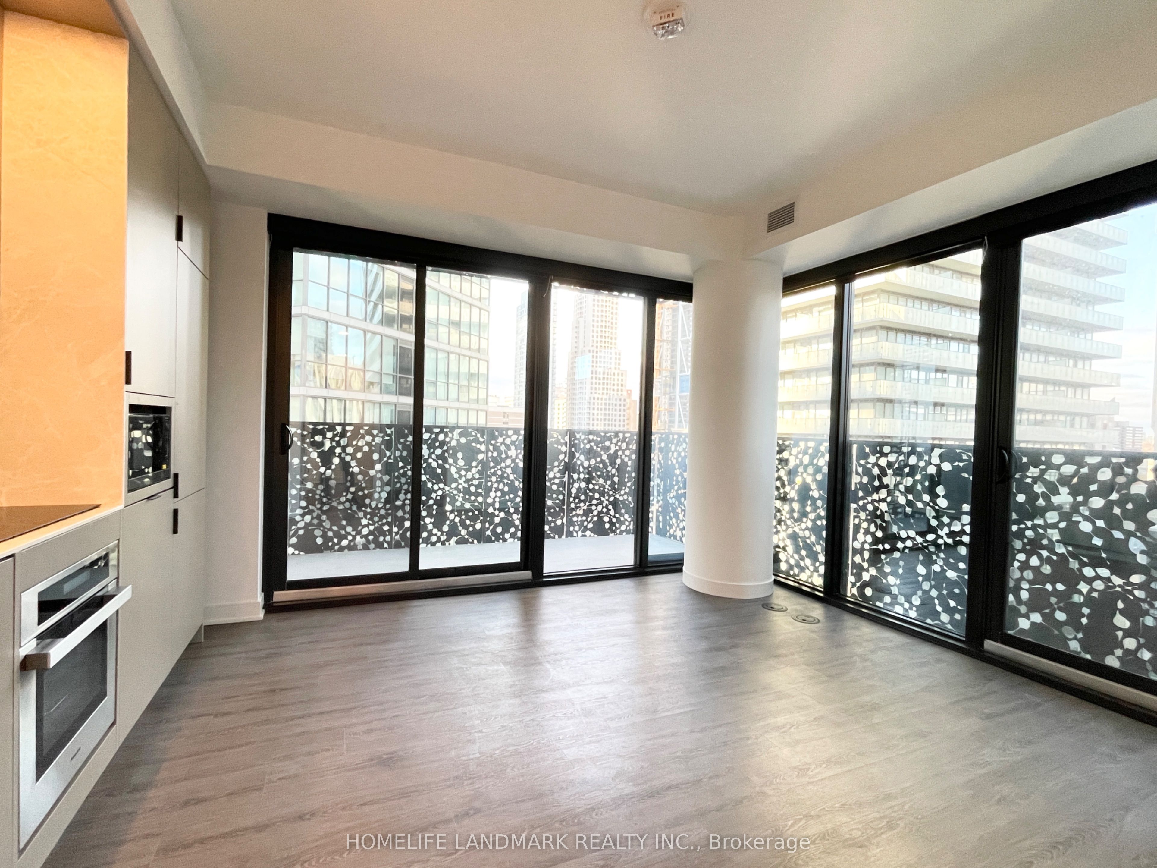 55 Charles Street E 1610, Toronto, ON M4Y 0J1 photo 4