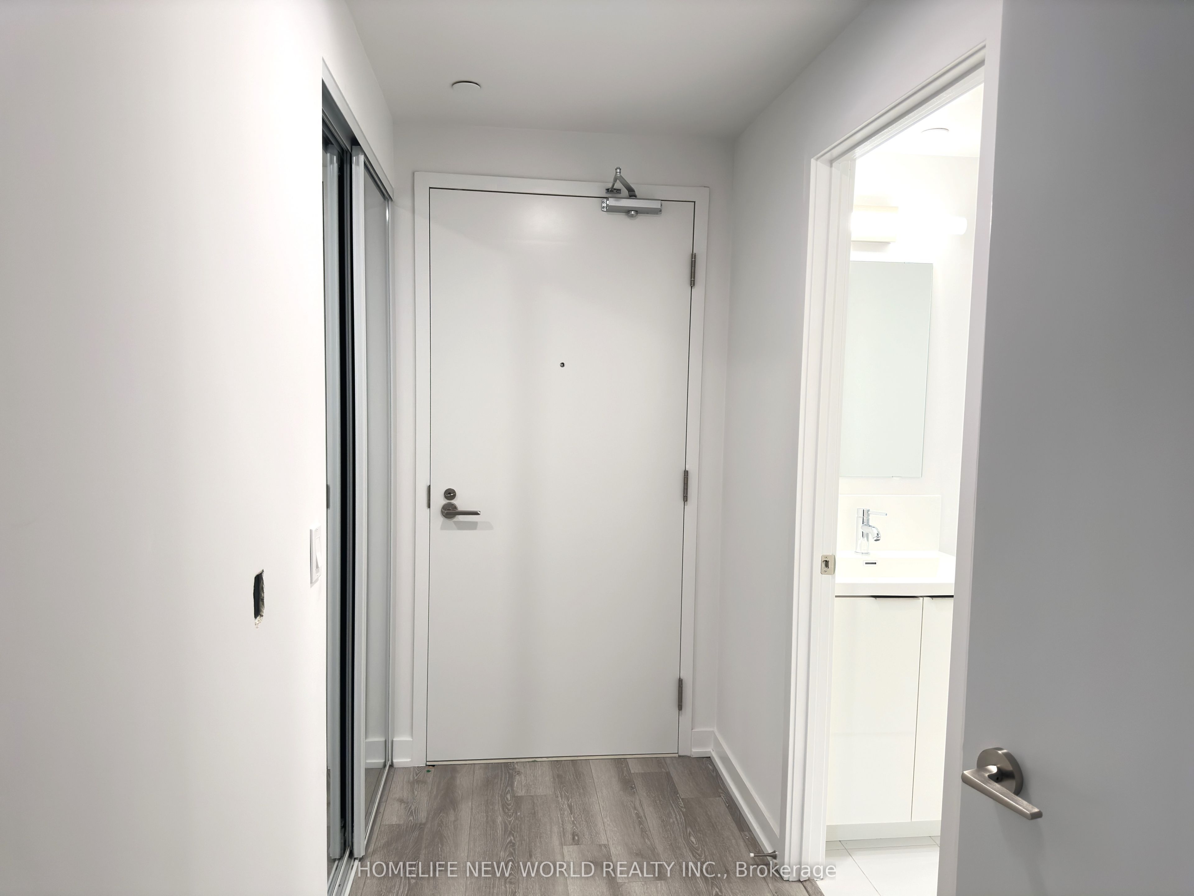121 St Patrick Street 916, Toronto, ON M5T 3C1 photo 2