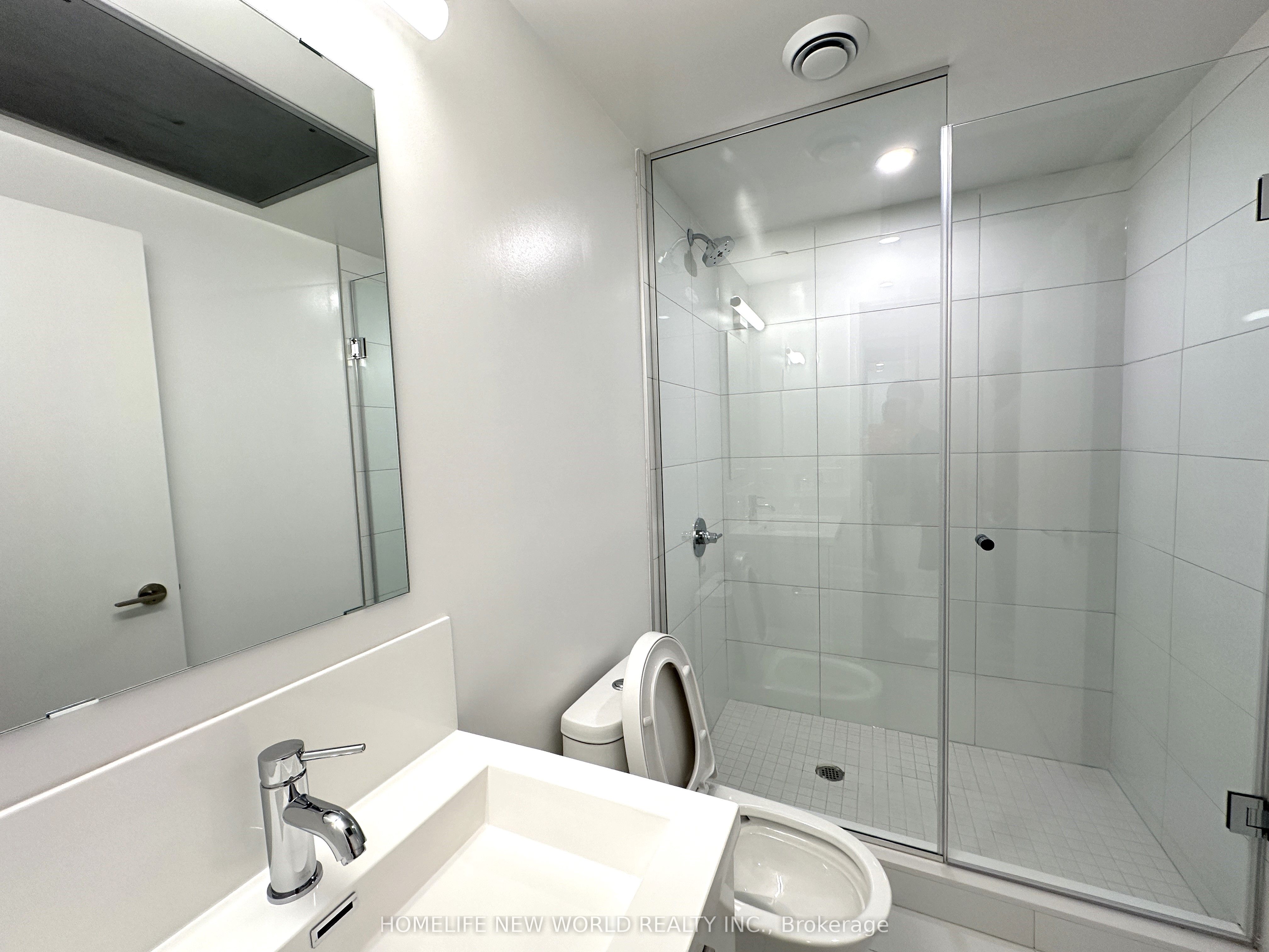 121 St Patrick Street 916, Toronto, ON M5T 3C1 photo 3