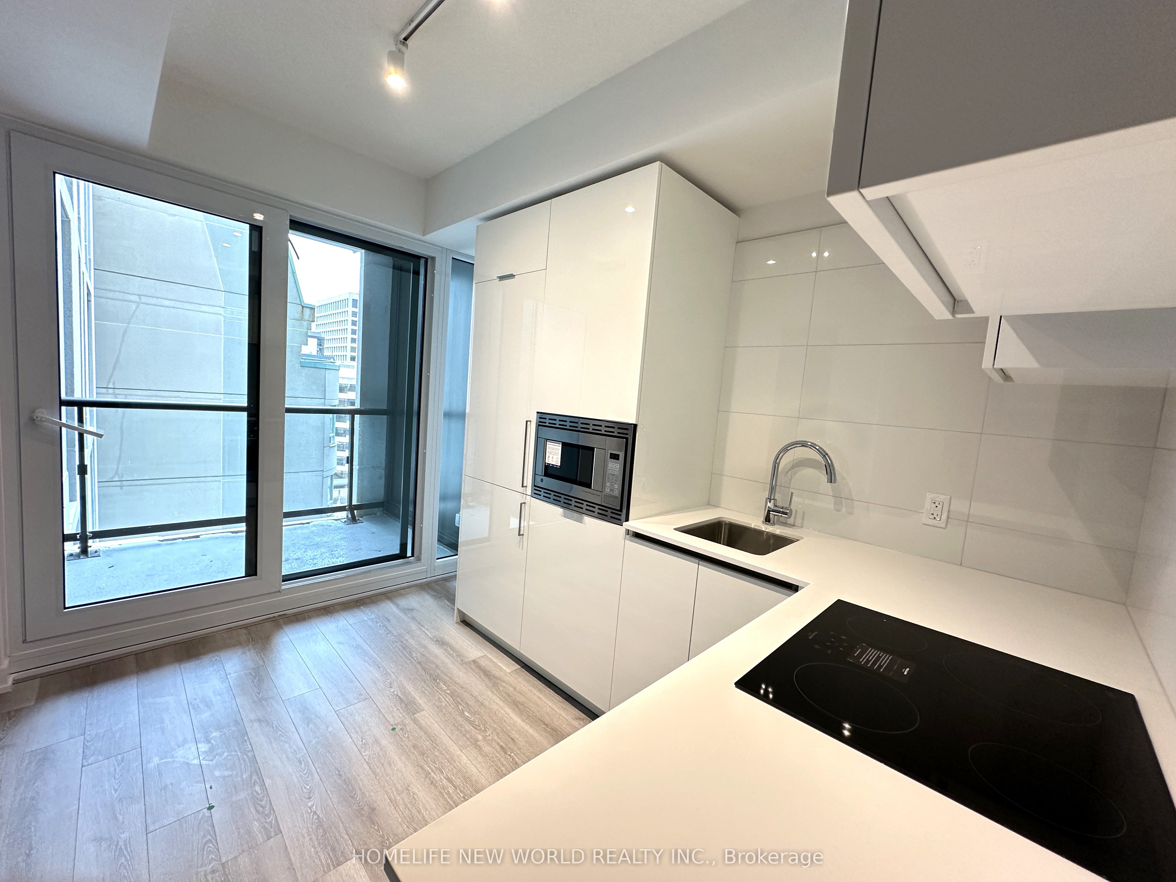 121 St Patrick Street 916, Toronto, ON M5T 3C1 photo 5