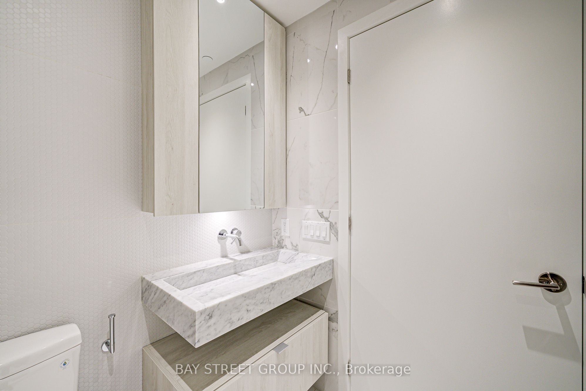 11 Yorkville Avenue 5408, Toronto, ON M4W 0B7 photo 4