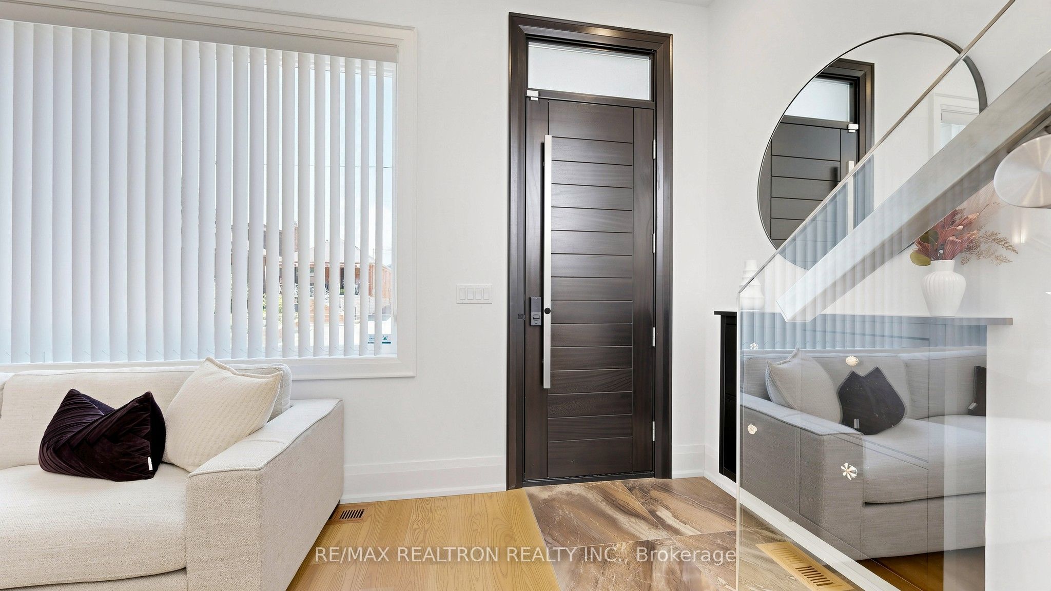 443 Northcliffe Boulevard, Toronto, ON M6E 3L3 photo 4