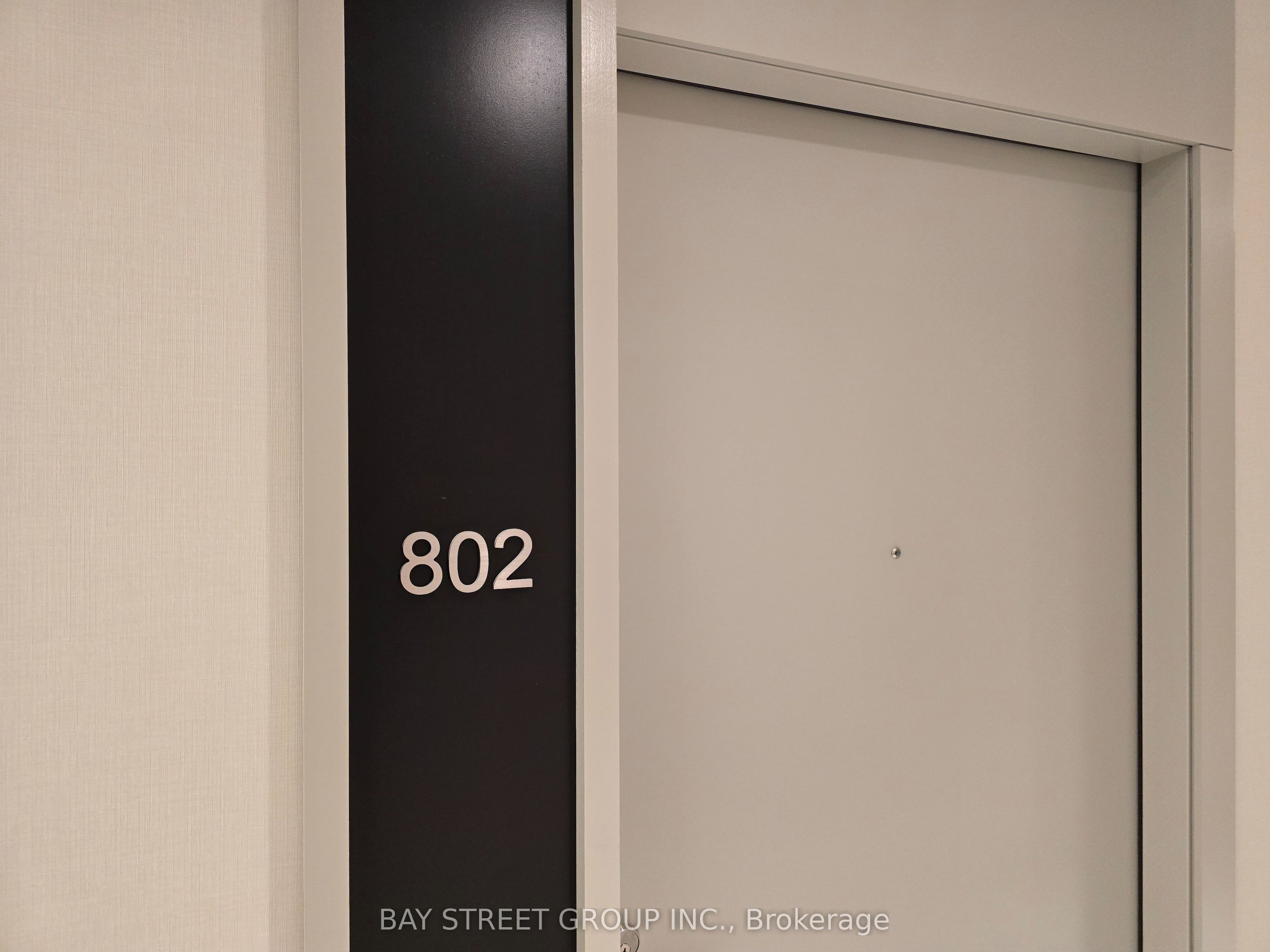 400 King Street W 802, Toronto, ON M5V 1K2 photo 2
