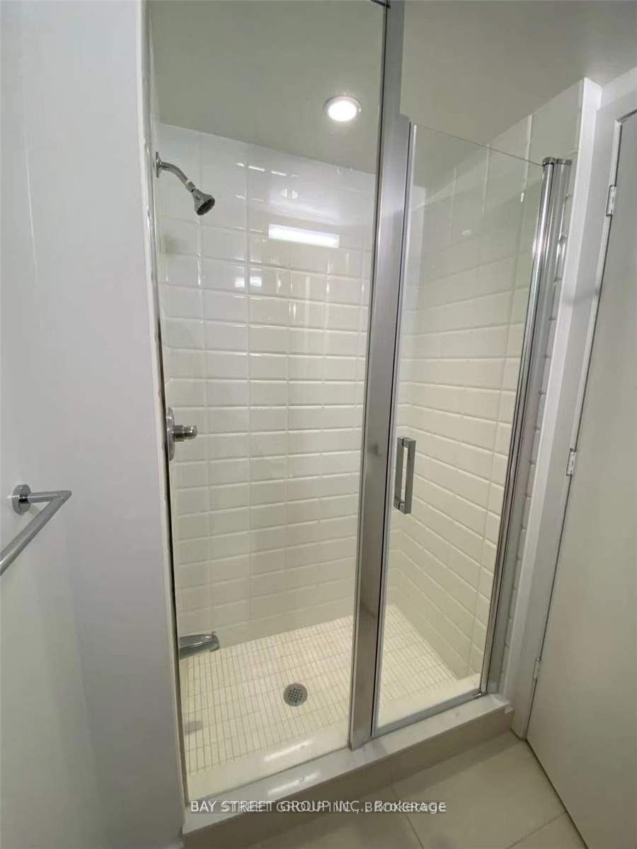 203 College Street 1706, Toronto, ON M5T 0C8 photo 5