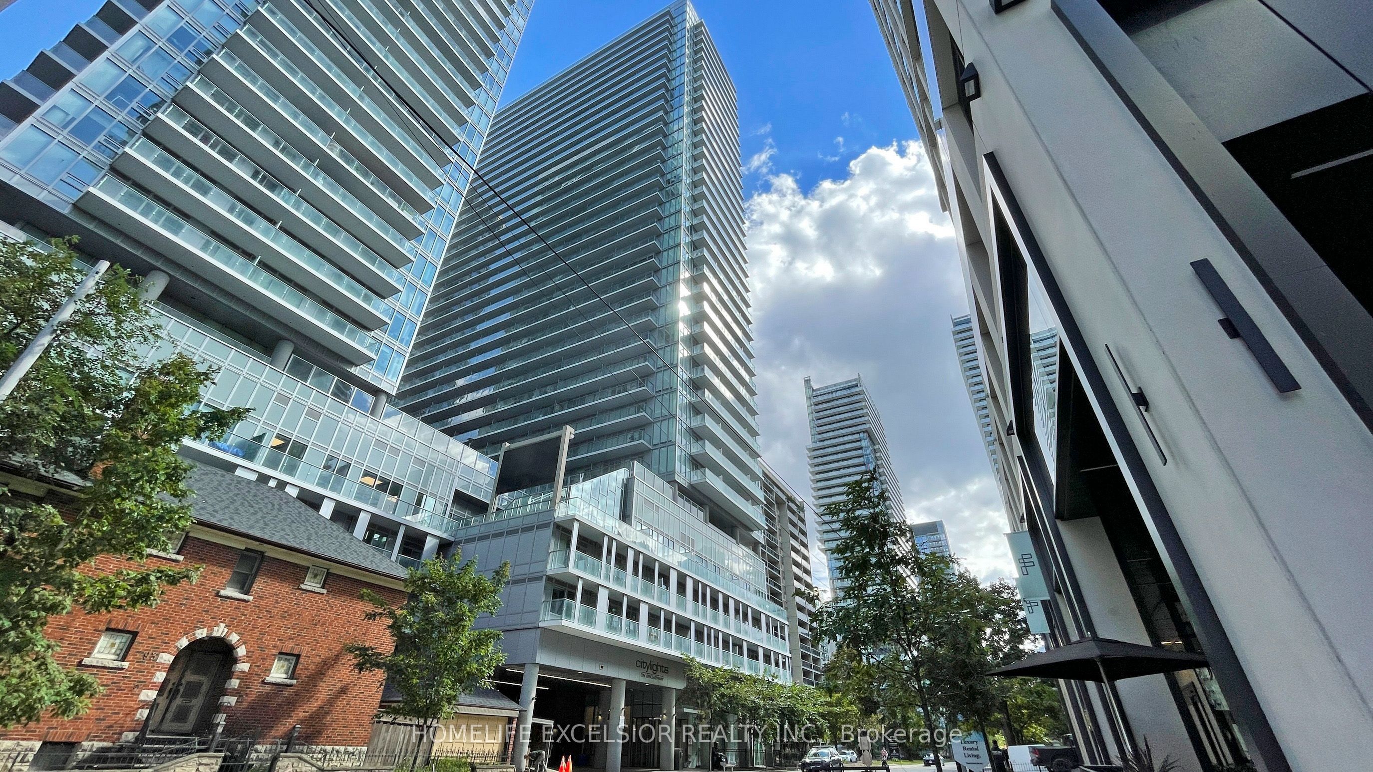 195 Redpath Avenue 914, Toronto, ON M4P 0E4 photo 3