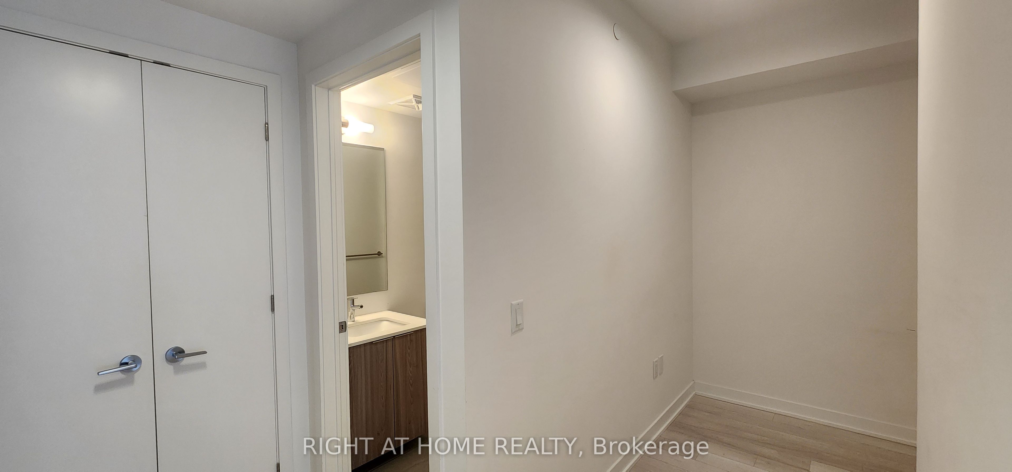 357 King St. West Street 3806, Toronto, ON M5V 1K2 photo 5