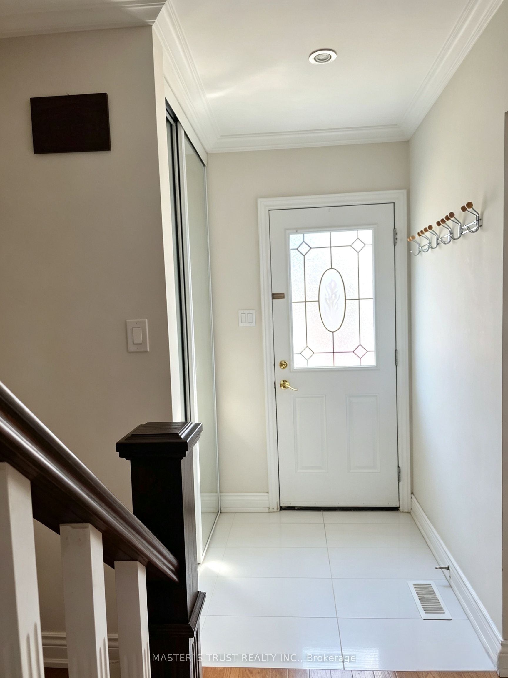 10 Elsa Vine Way, Toronto, ON M2J 4H9 photo 2