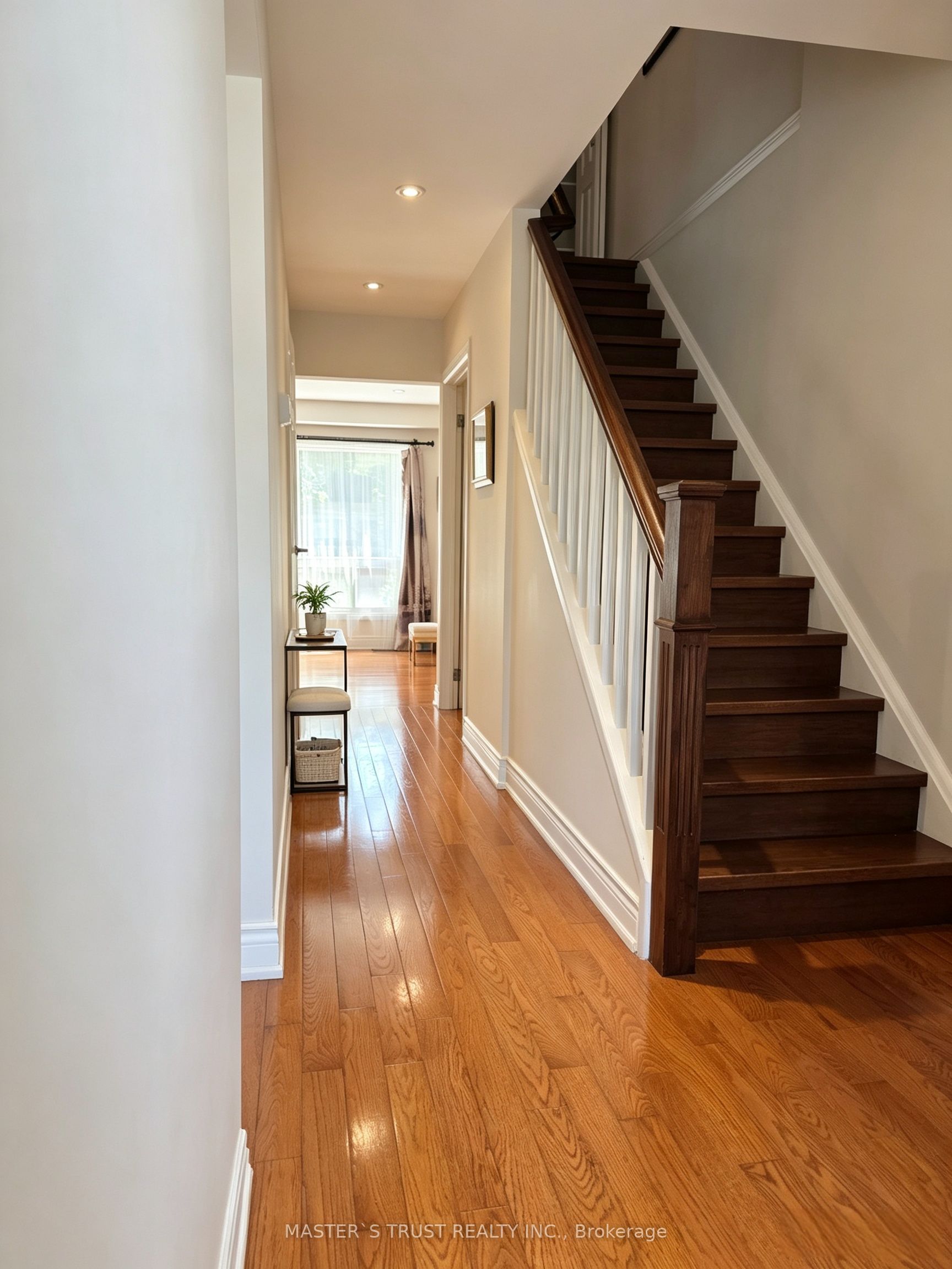 10 Elsa Vine Way, Toronto, ON M2J 4H9 photo 3