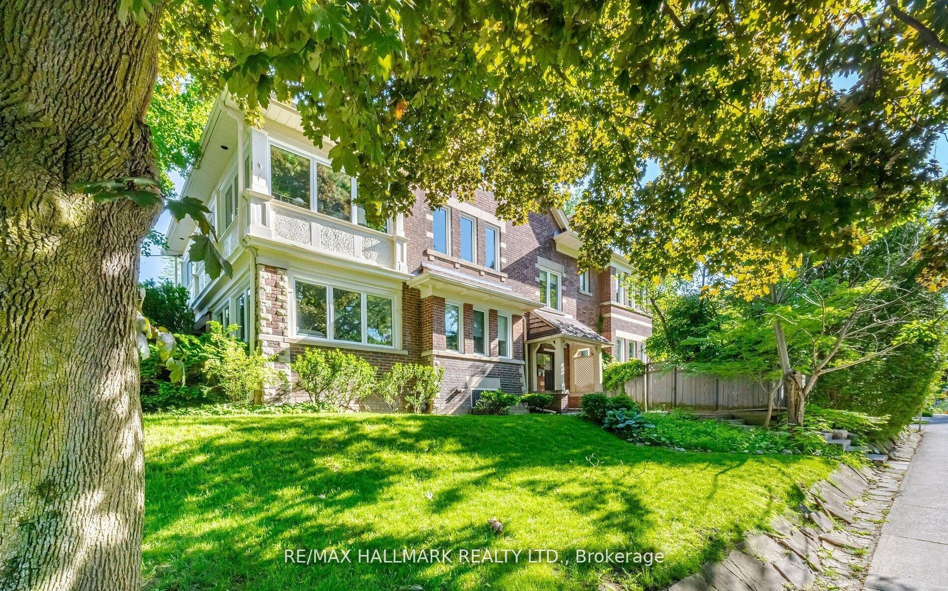 193 Heath Street W Main, Toronto, ON M4V 1V3 photo 2