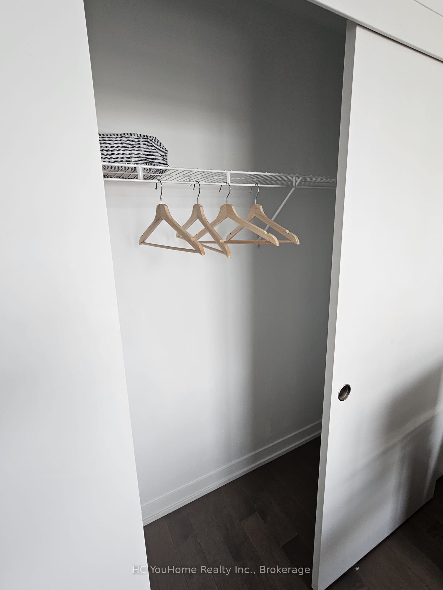 10 Willison Square 712, Toronto, ON M5T 0A8 photo 4