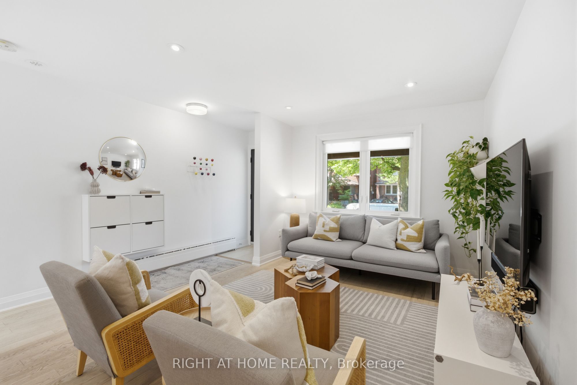 7 Hector Avenue, Toronto, ON M6G 3G2 photo 5