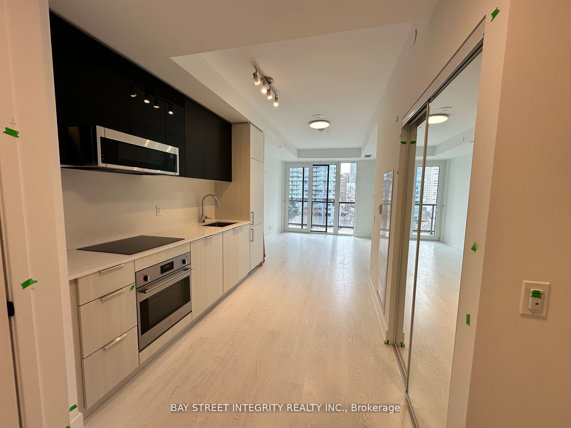308 Jarvis Street 918, Toronto, ON M5B 0E3 photo 3