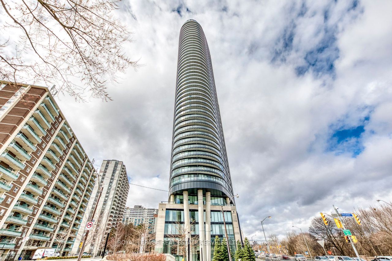 585 Bloor Street E 1320, Toronto, ON M4W 0B3 photo 2