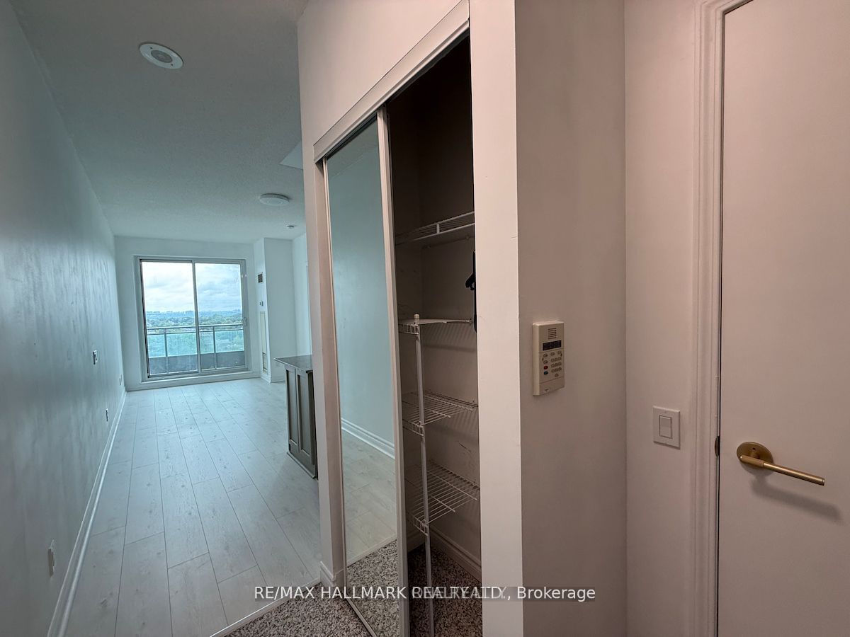 60 Byng Avenue 1209, Toronto, ON M2N 7K3 photo 3
