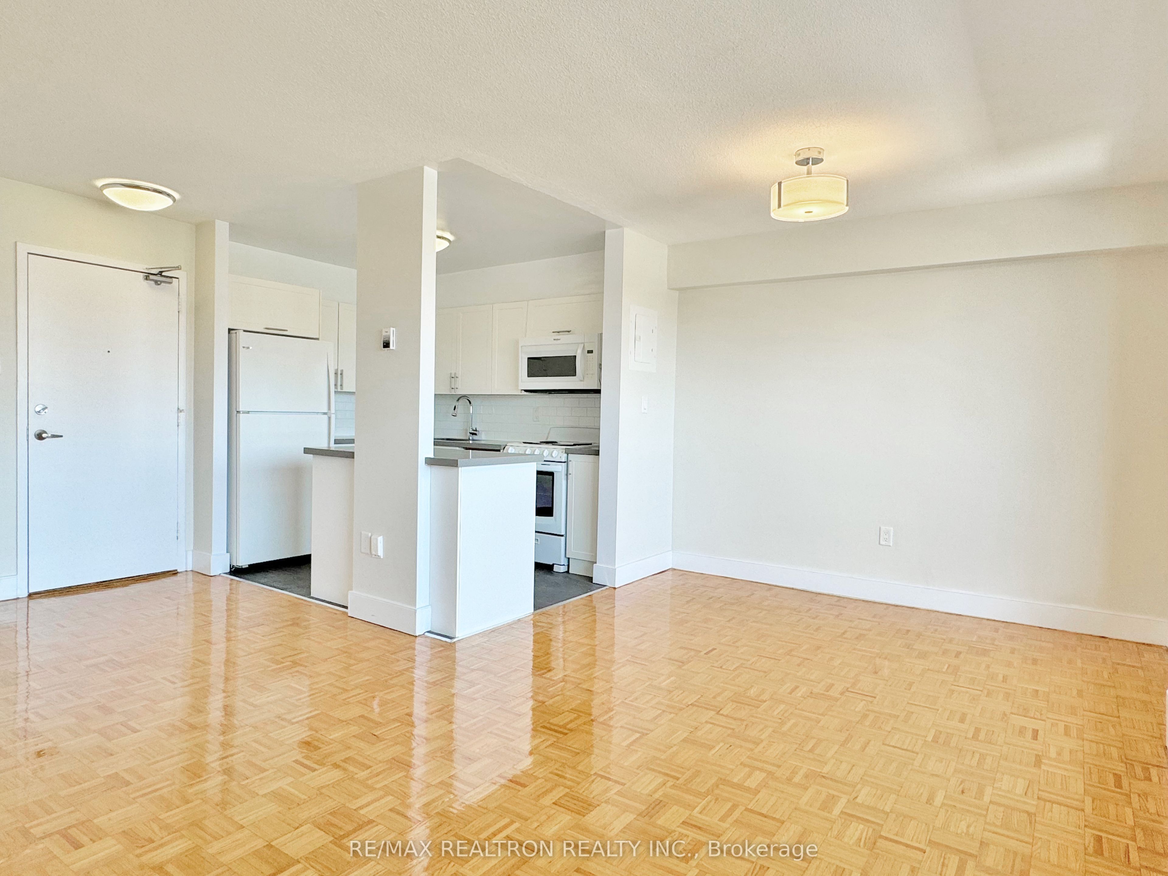 666 Spadina Avenue 1810, Toronto, ON M5S 2H8 photo 3