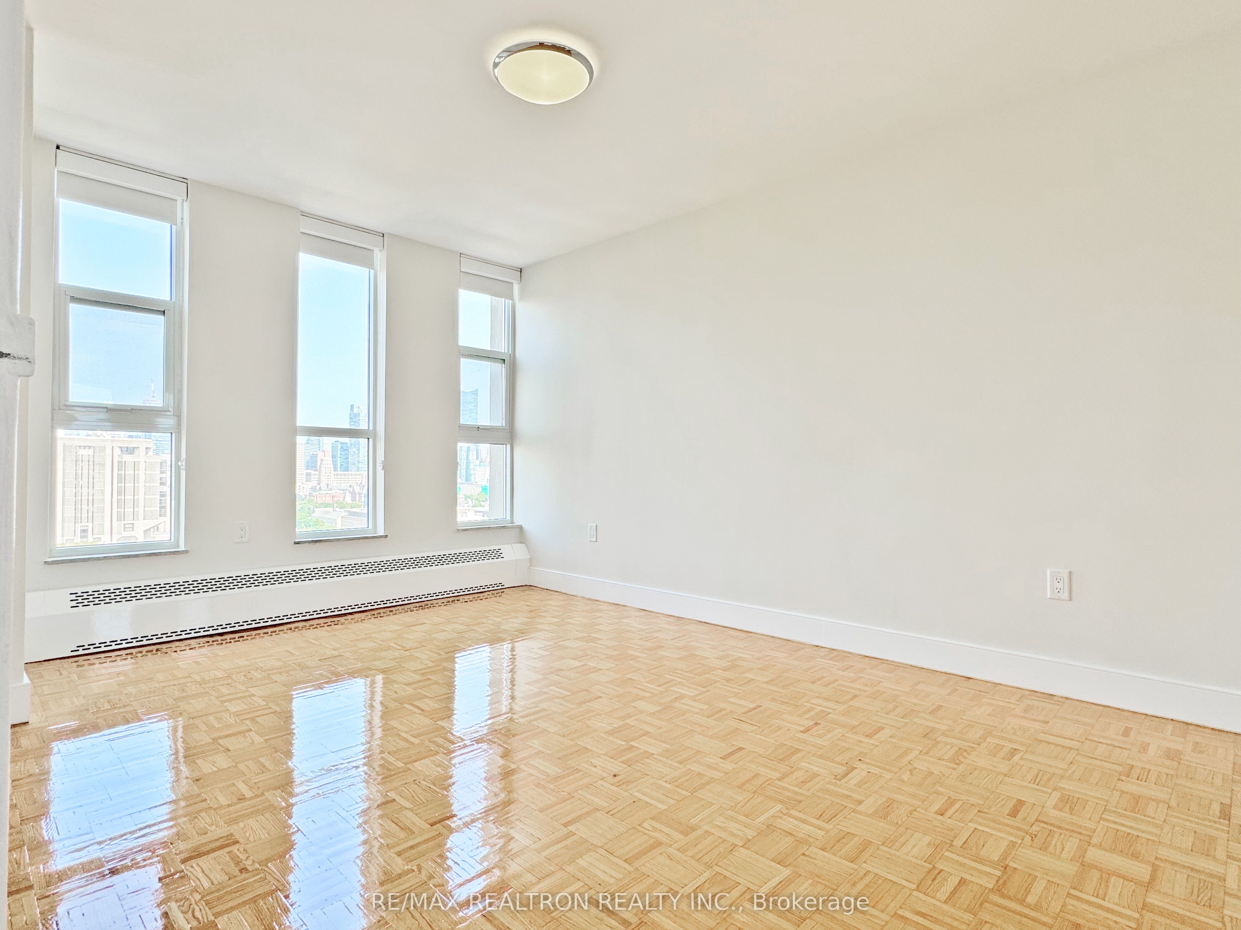 666 Spadina Avenue 1810, Toronto, ON M5S 2H8 photo 5